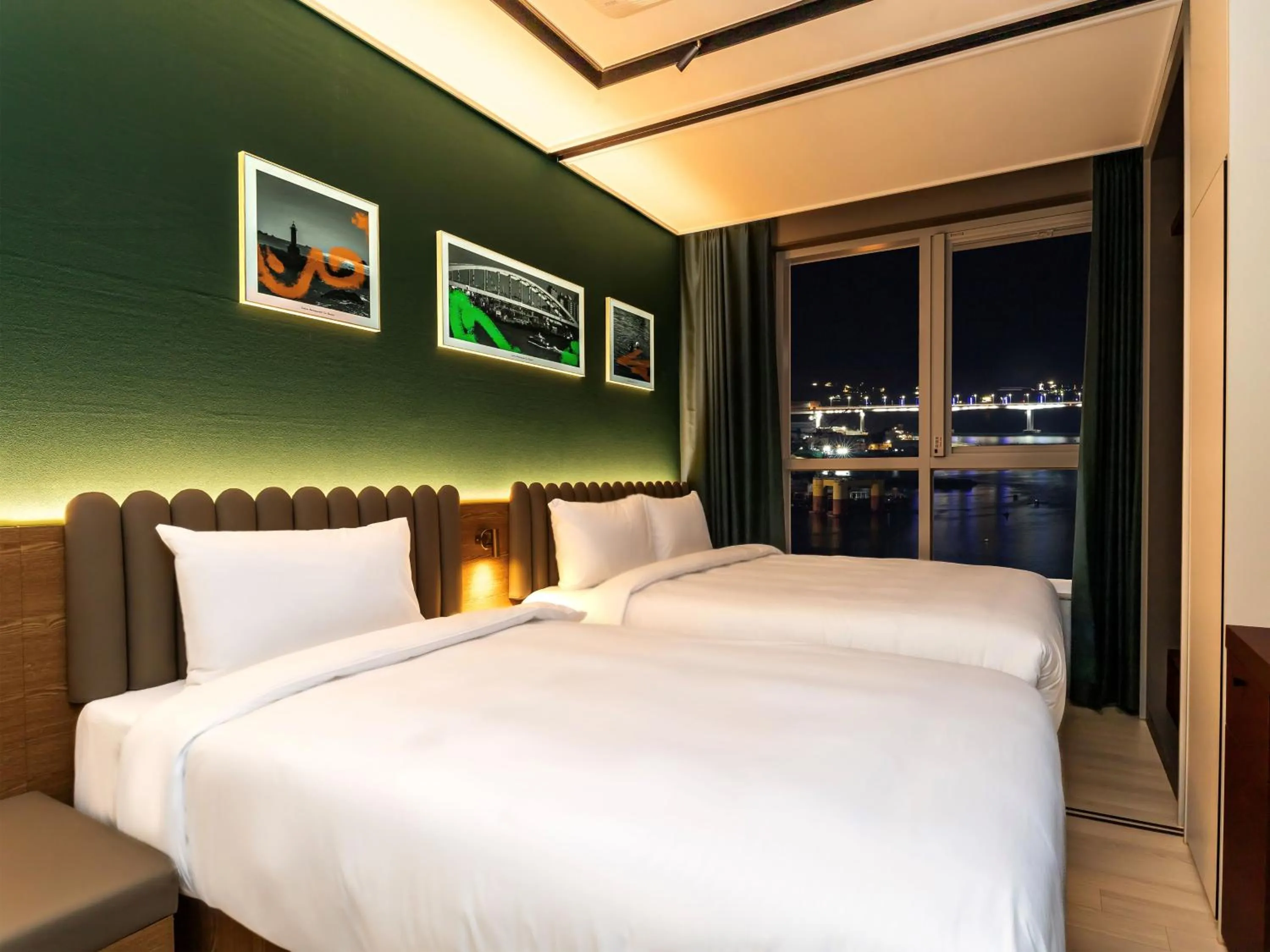 Photo of the whole room, Bed in Busan Nampo Cotice The Ground