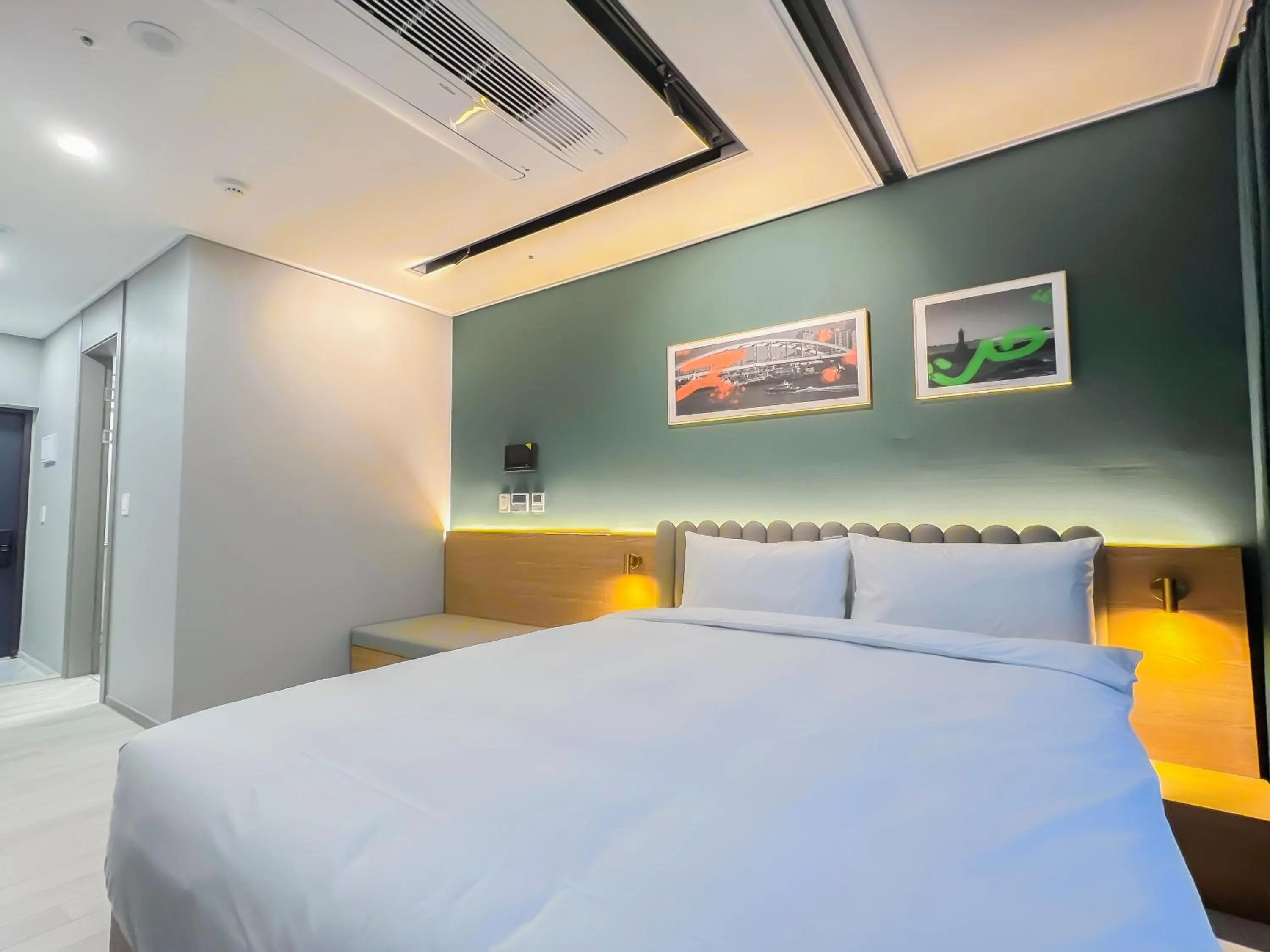 Bed in Busan Nampo Cotice The Ground