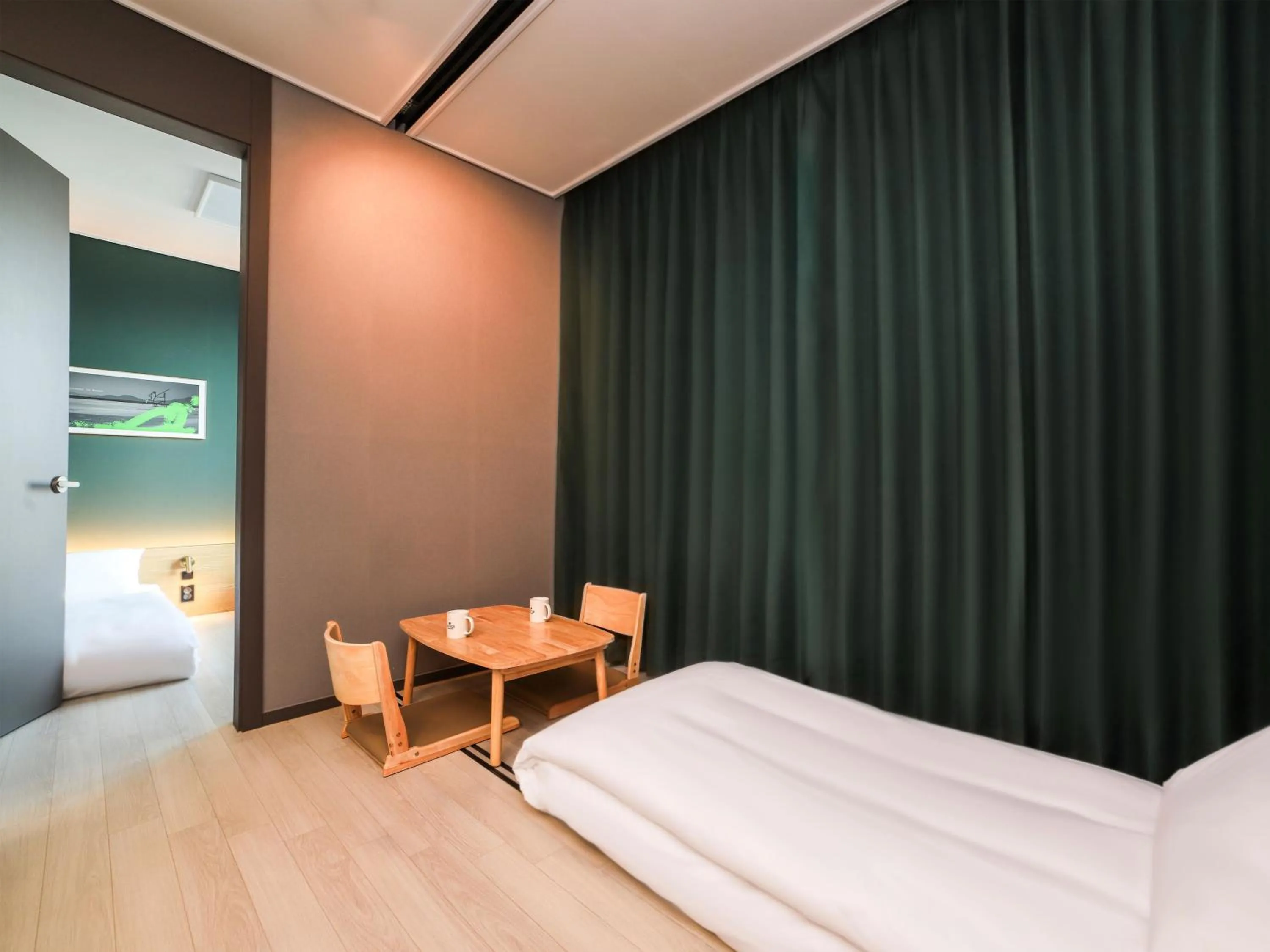 Photo of the whole room, Bed in Busan Nampo Cotice The Ground