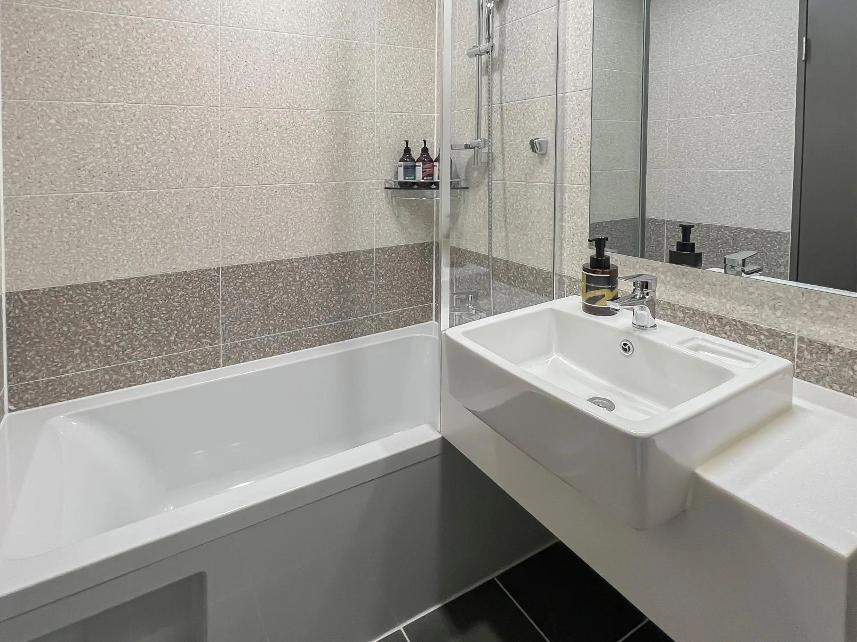 Bathroom in Busan Nampo Cotice The Ground