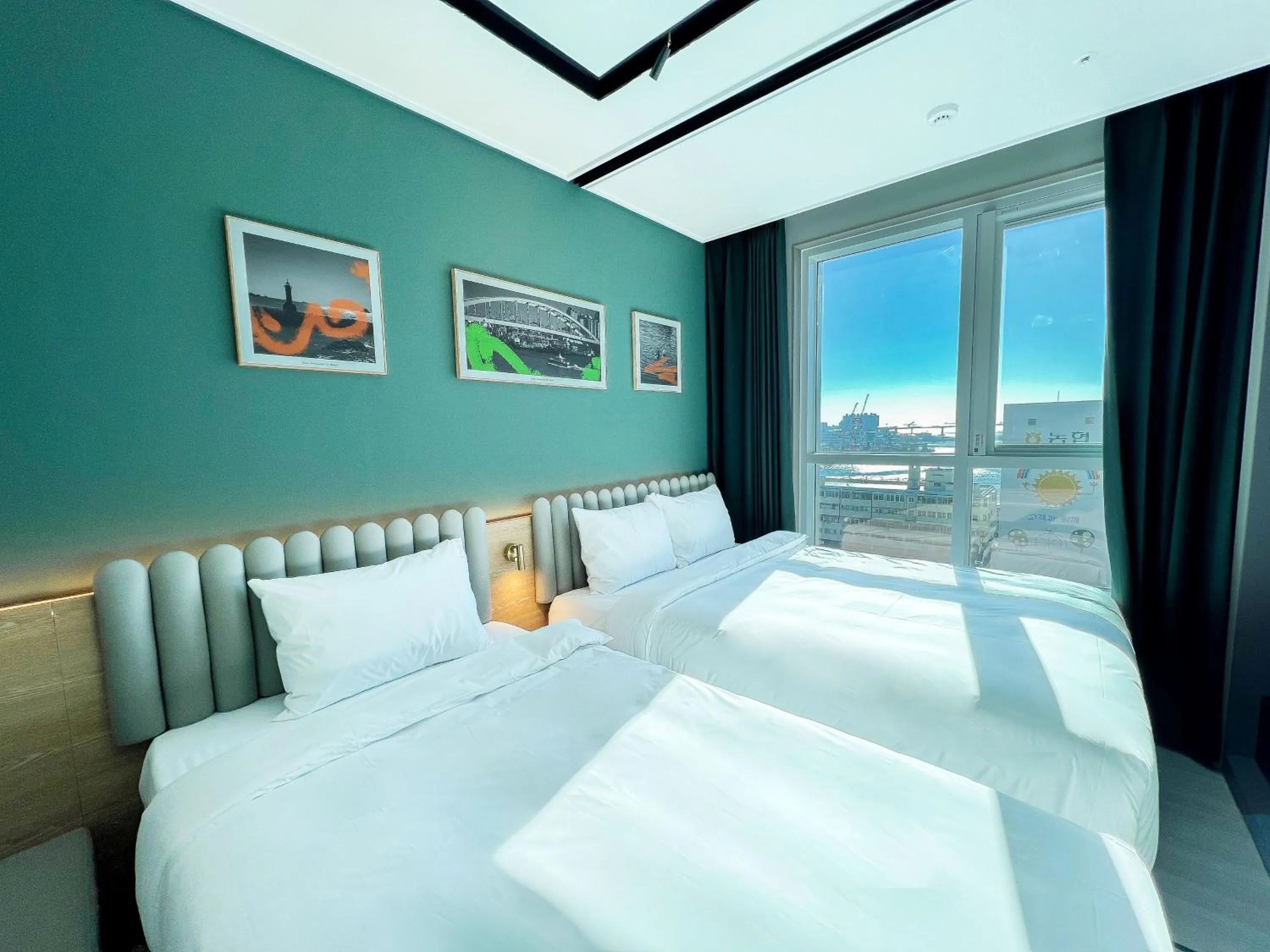 Photo of the whole room, Bed in Busan Nampo Cotice The Ground