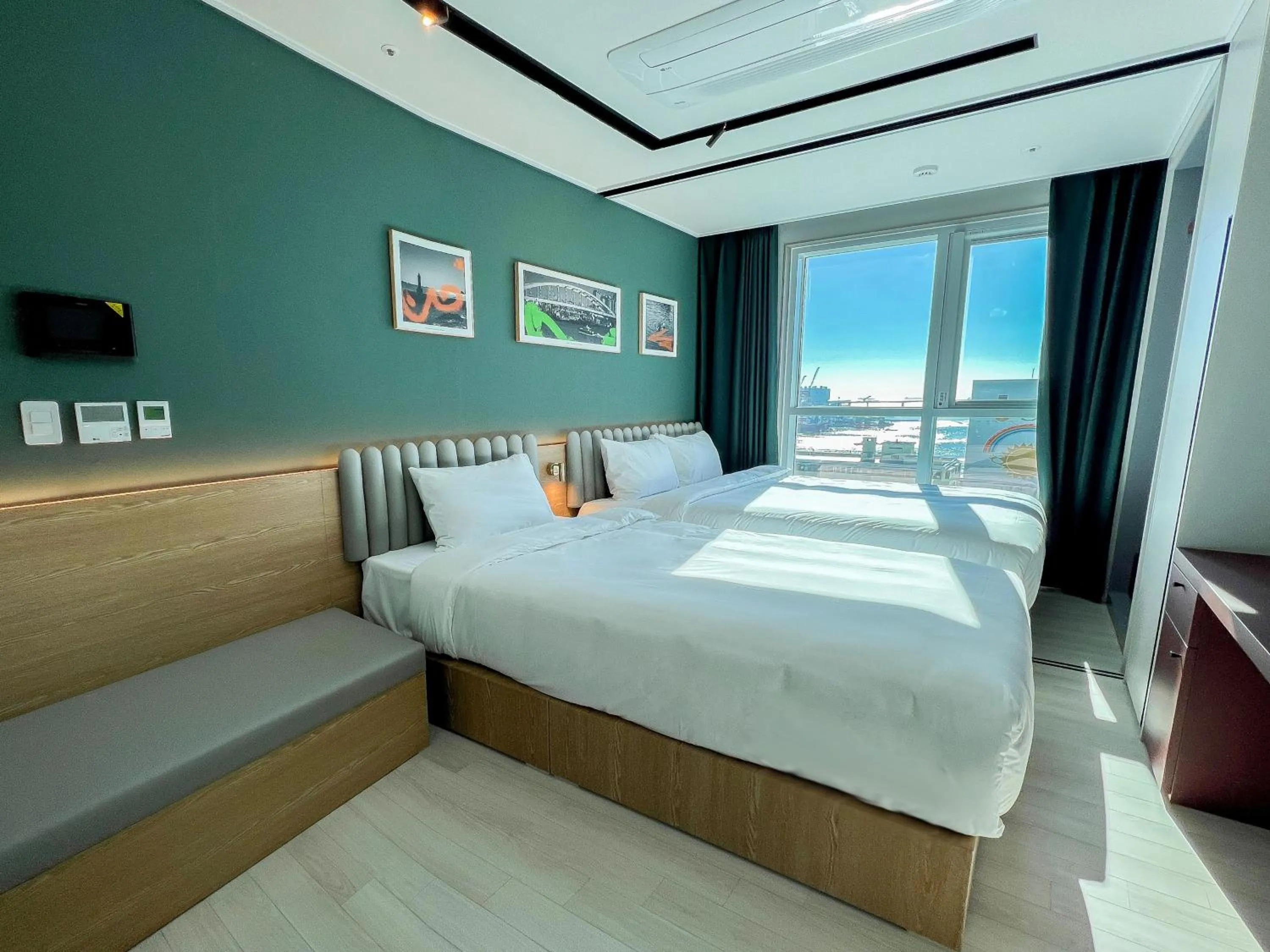 Photo of the whole room, Bed in Busan Nampo Cotice The Ground