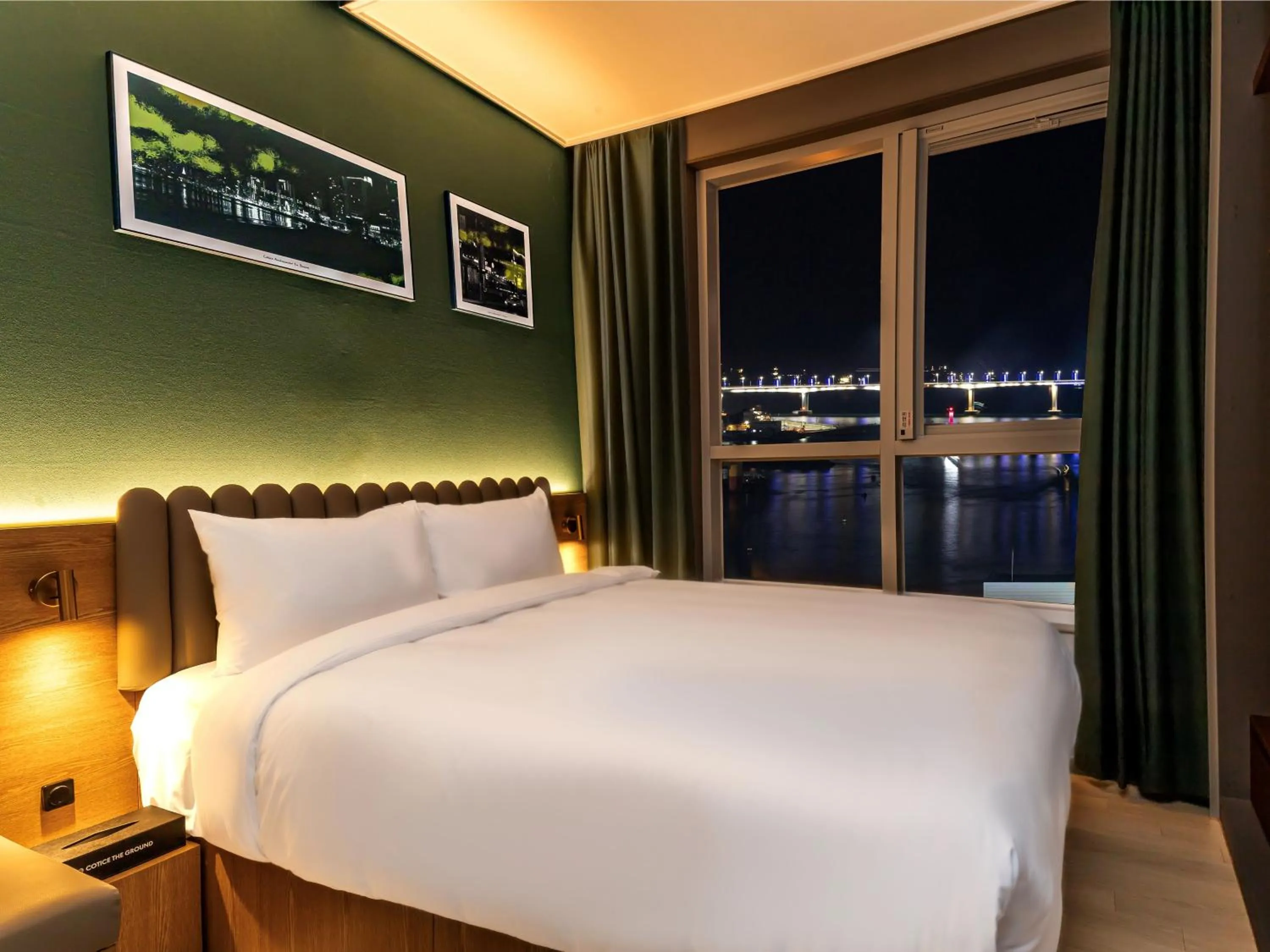 Photo of the whole room, Bed in Busan Nampo Cotice The Ground