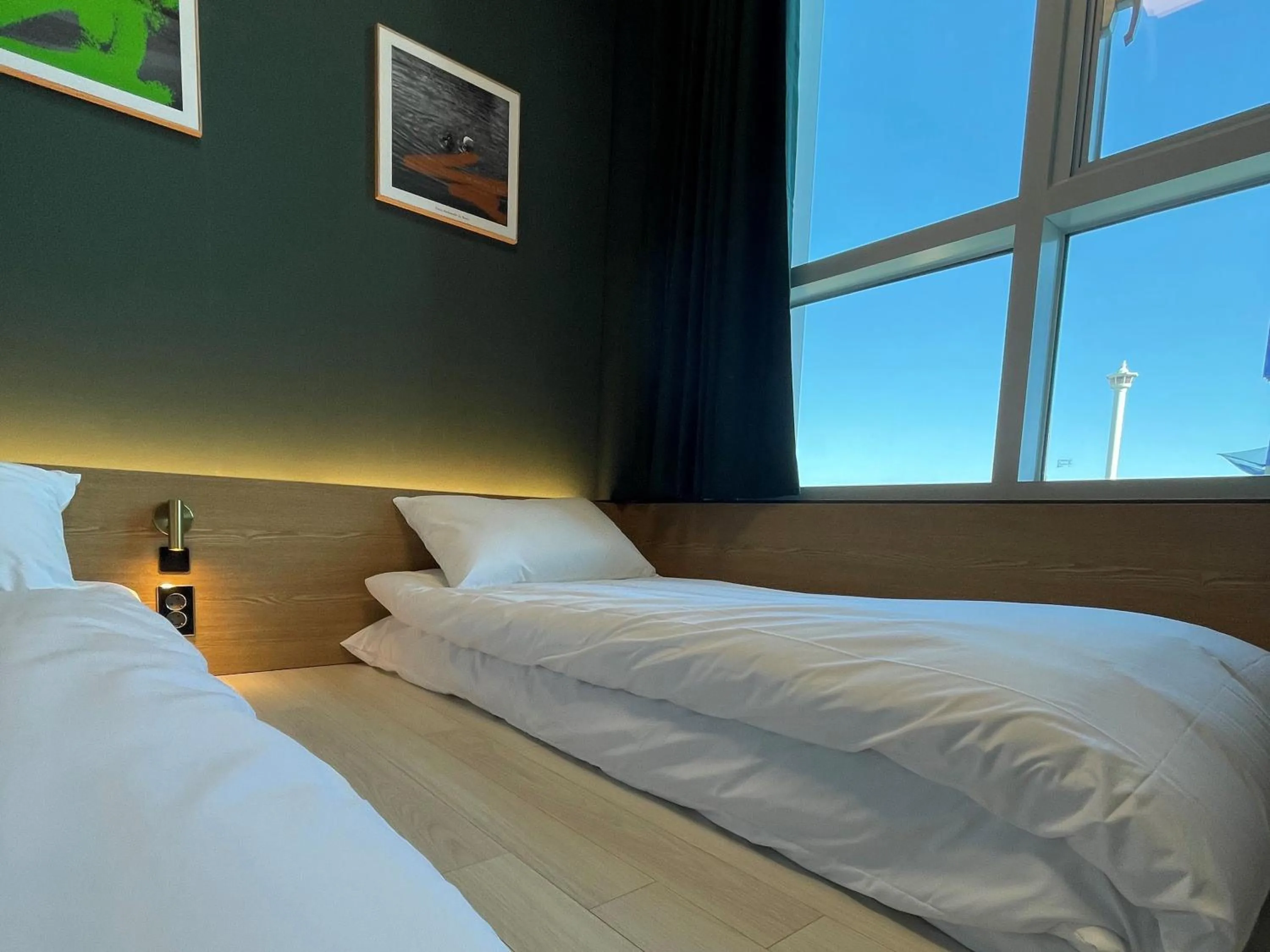 Photo of the whole room, Bed in Busan Nampo Cotice The Ground