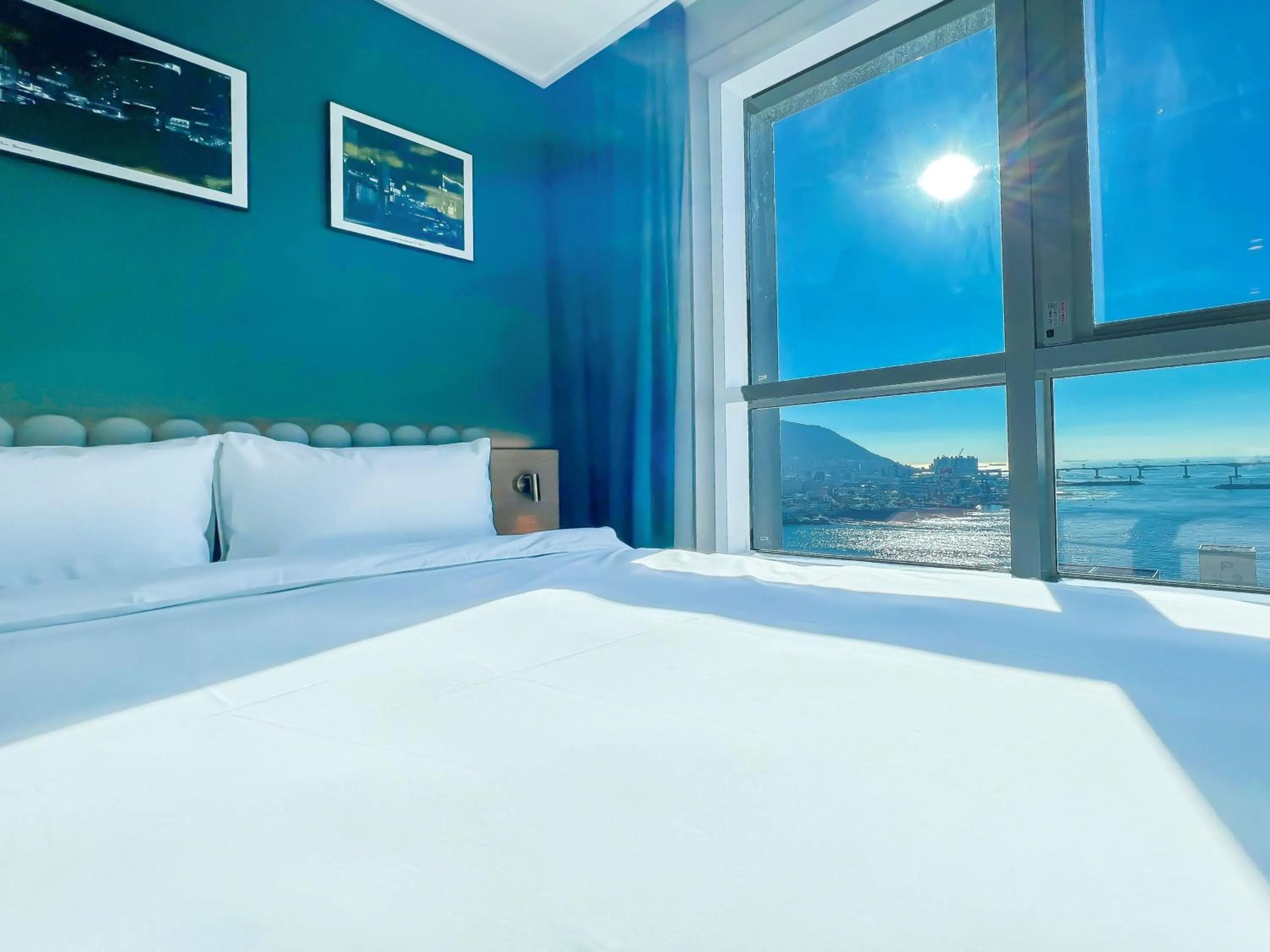 Photo of the whole room, Bed in Busan Nampo Cotice The Ground