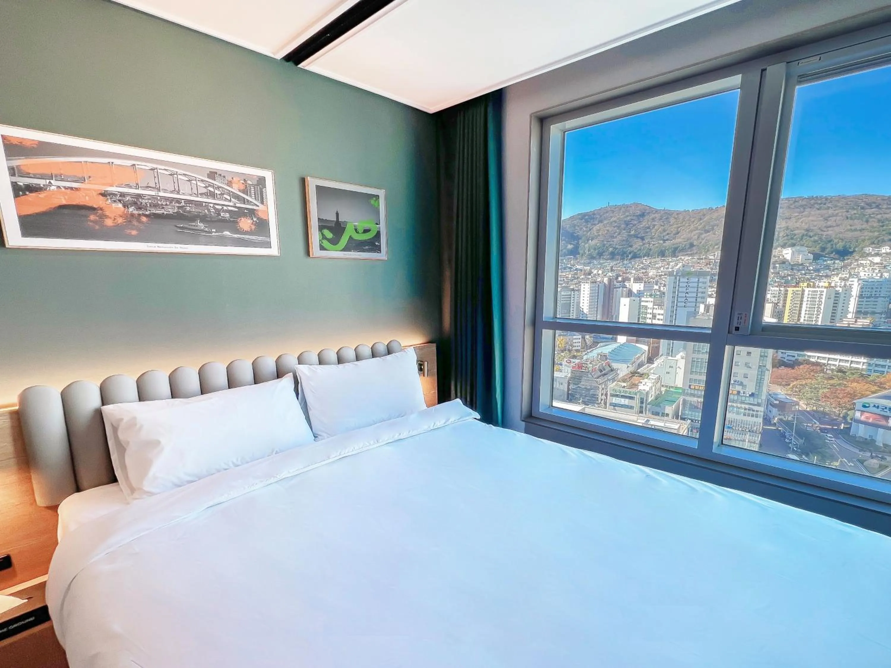 Photo of the whole room, Bed in Busan Nampo Cotice The Ground