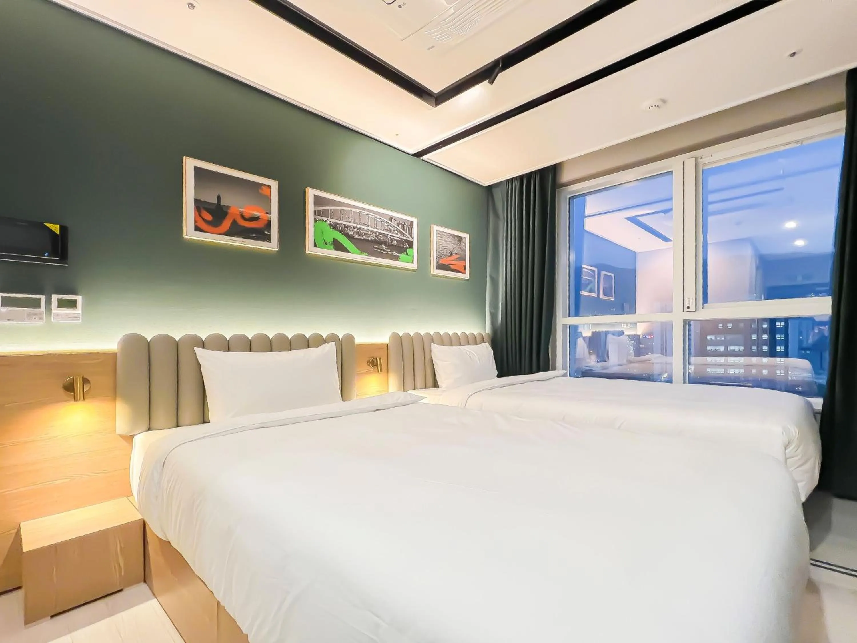 Photo of the whole room, Bed in Busan Nampo Cotice The Ground