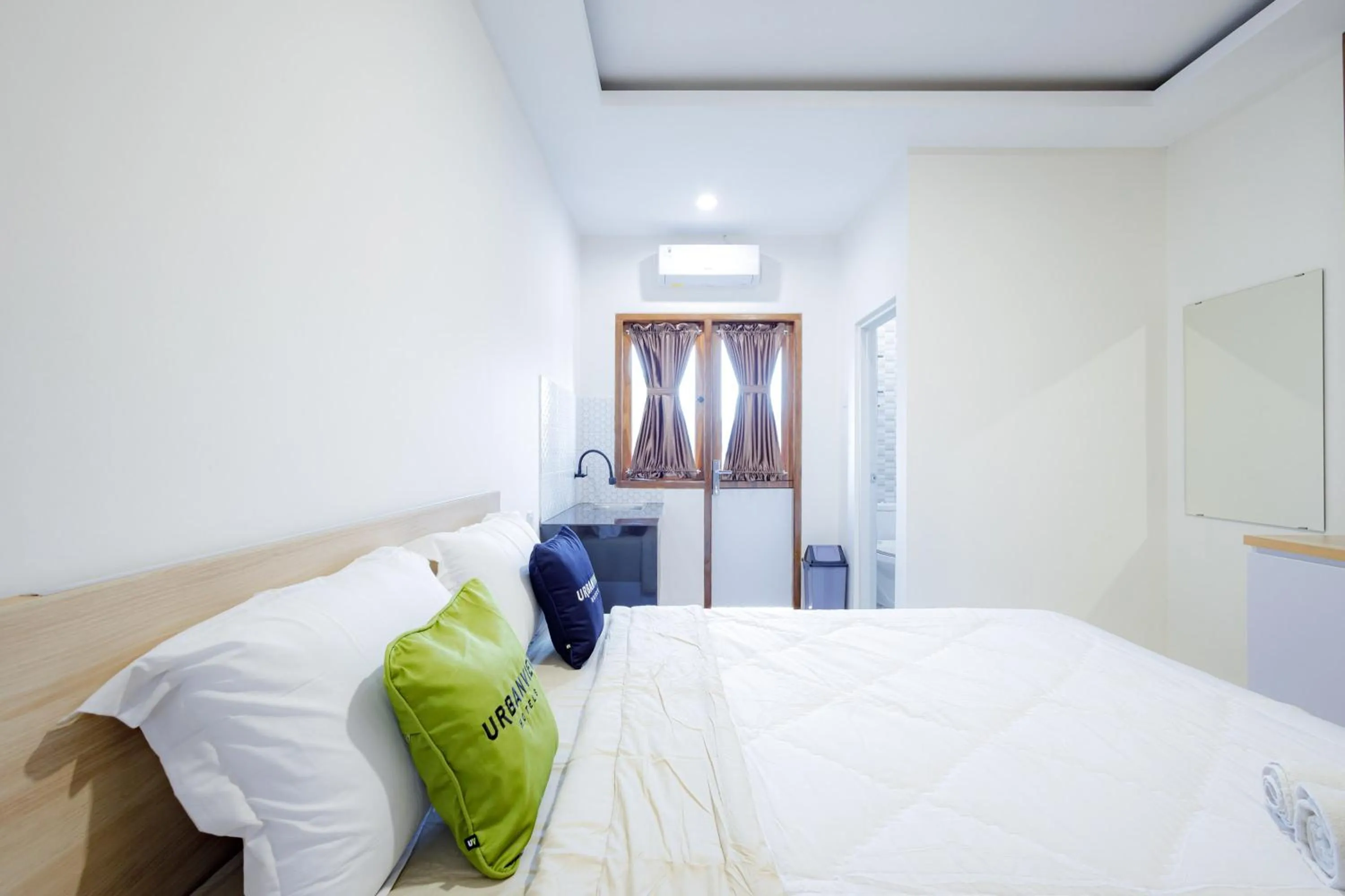 Bedroom, Bed in Urbanview Hotel Syariah The Ragunan Residence