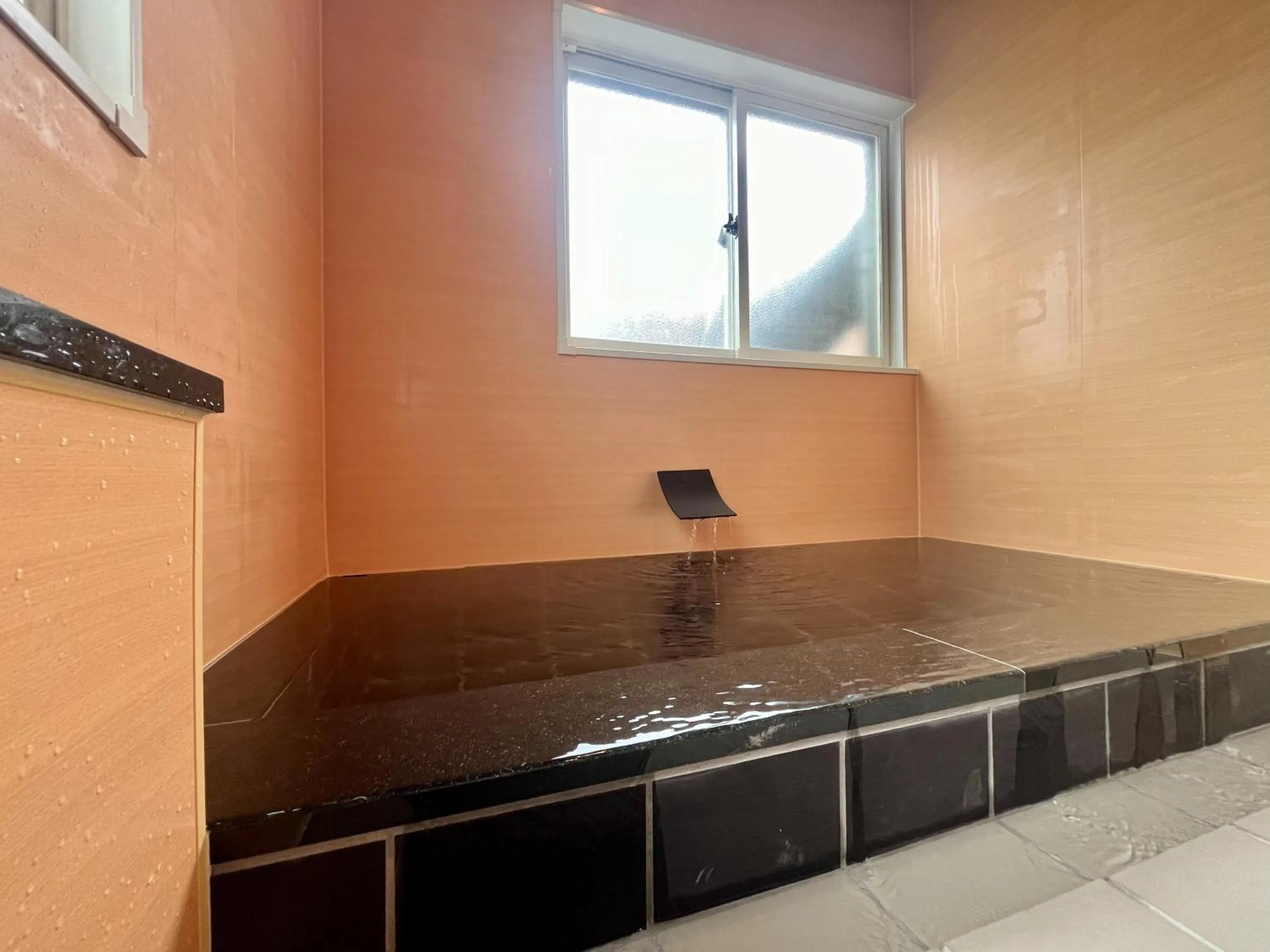 Hot Spring Bath in Yuzawa house