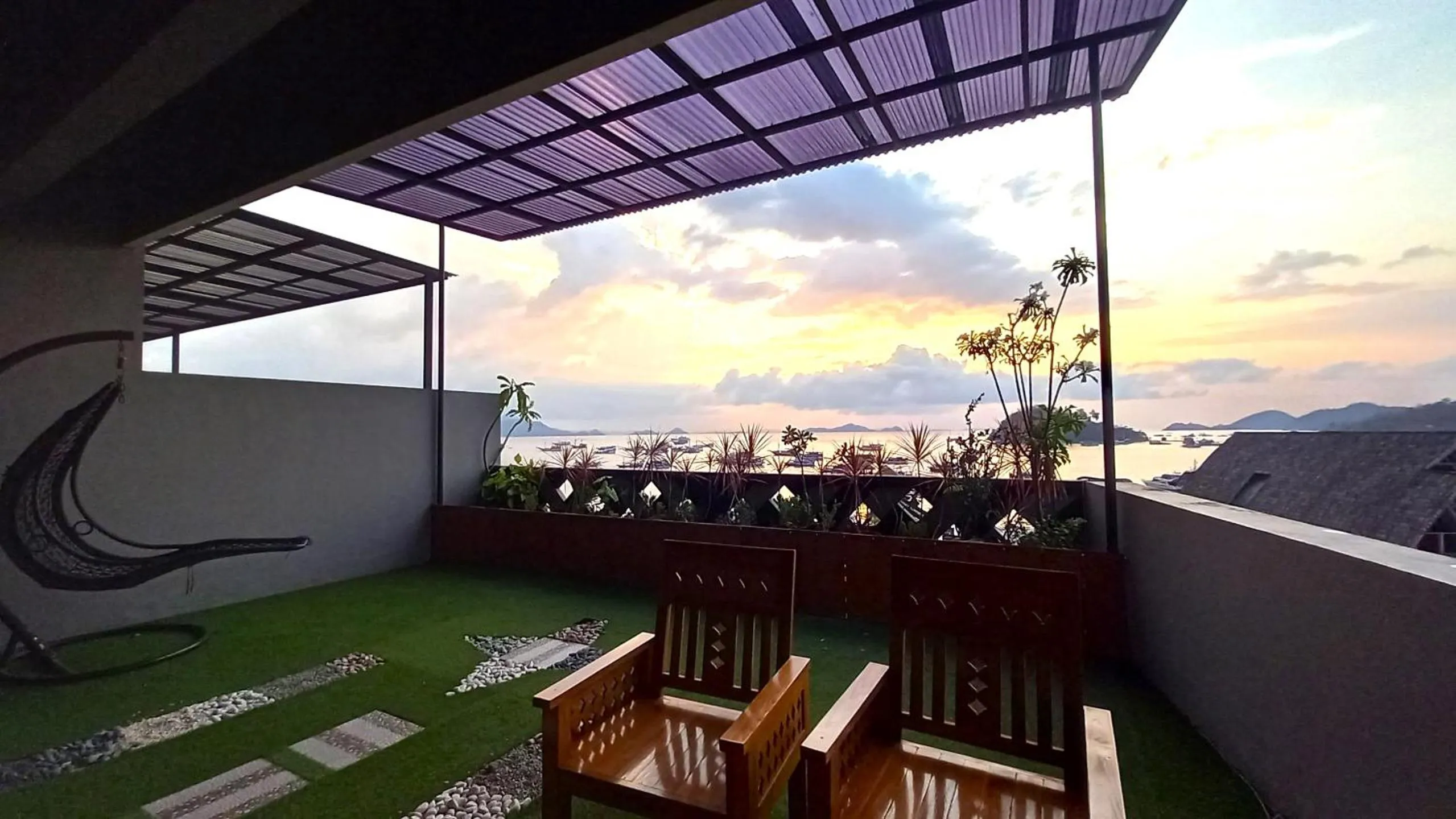 sunbed in dC Hotel & Hostel