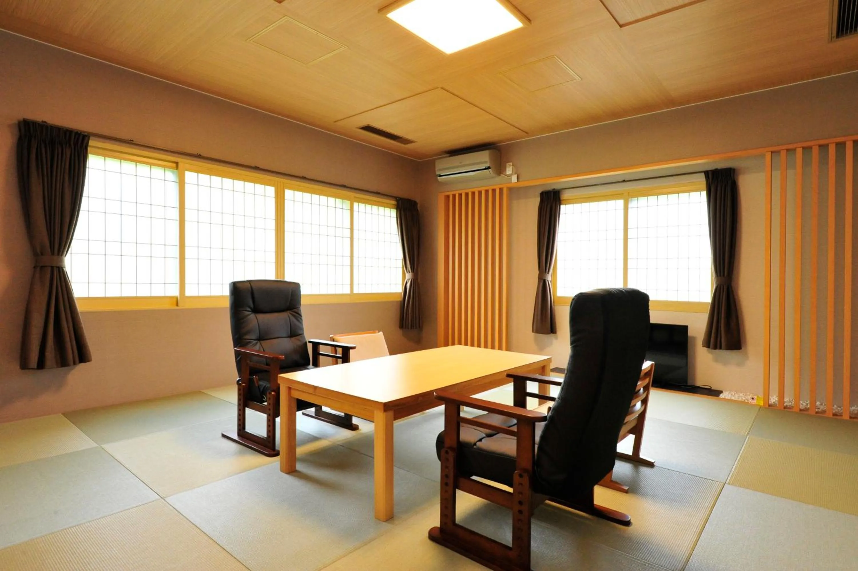 Living room in Niseko Hot Spring Ikoino Yuyado Iroha