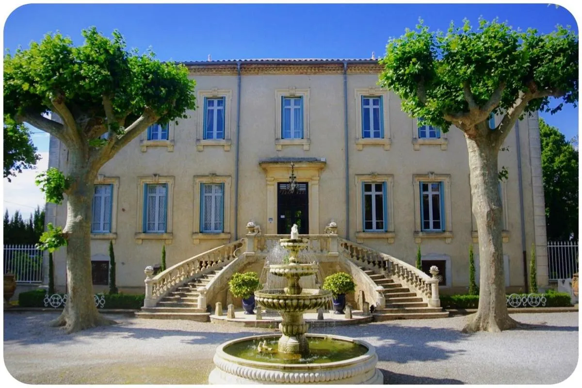 Property building in Château des Fontaines