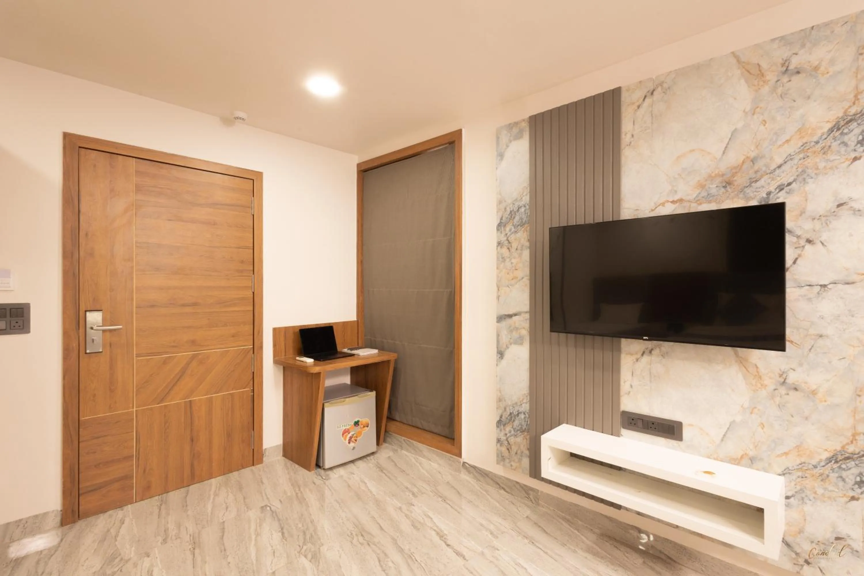 TV and multimedia in Daksh Eden Greenz -A Luxury Resort in Sasan Gir