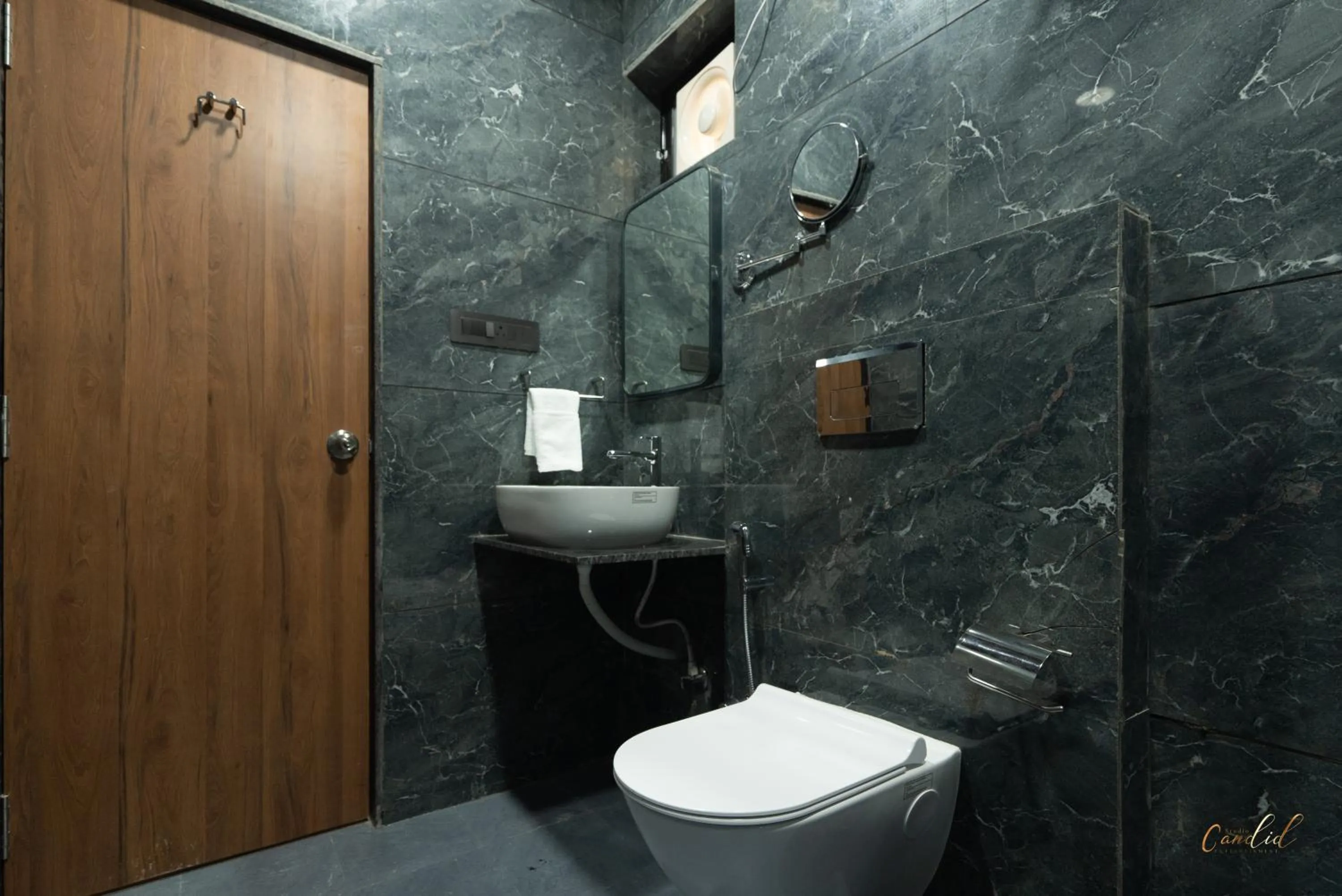 Bathroom in Daksh Eden Greenz -A Luxury Resort in Sasan Gir