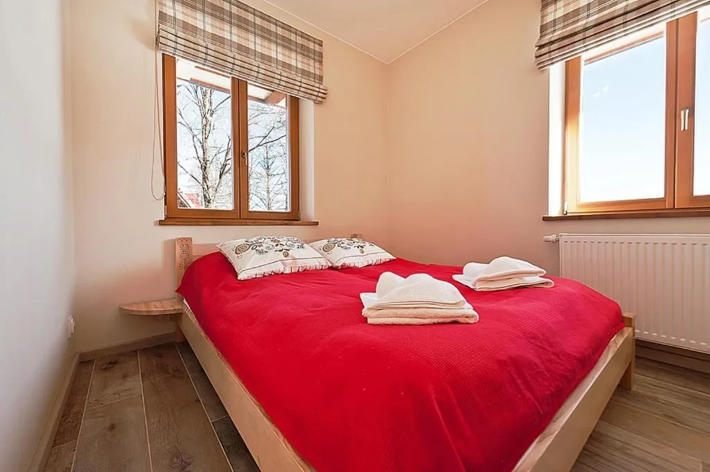 Bedroom, Bed in Apartamenty Lipki Park, Sun & Snow
