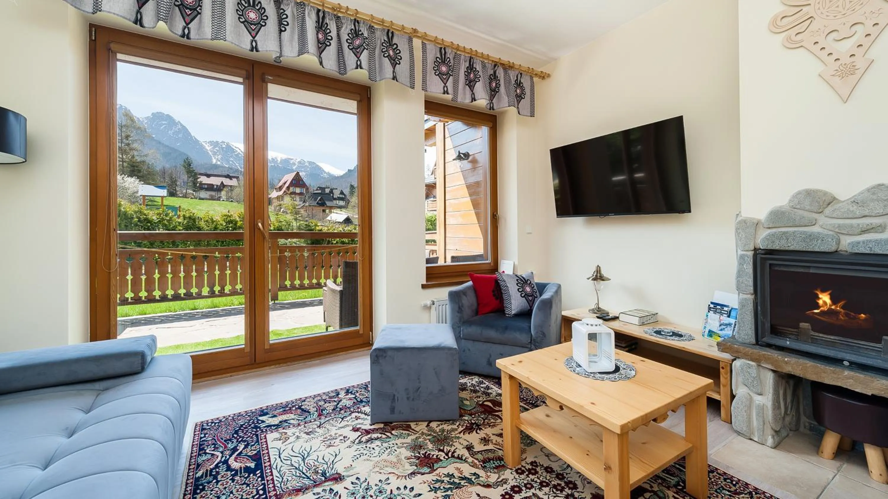 TV and multimedia in Apartamenty Lipki Park, Sun & Snow