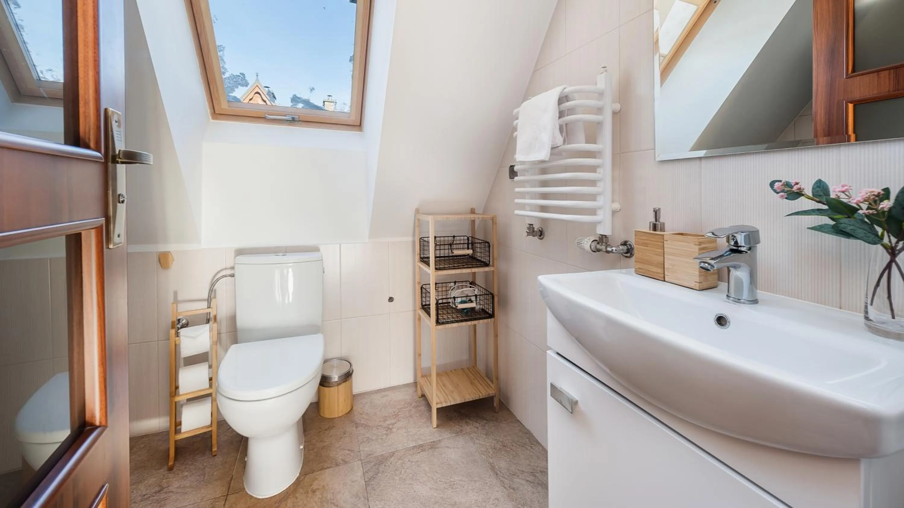 Bathroom in Apartamenty Lipki Park, Sun & Snow