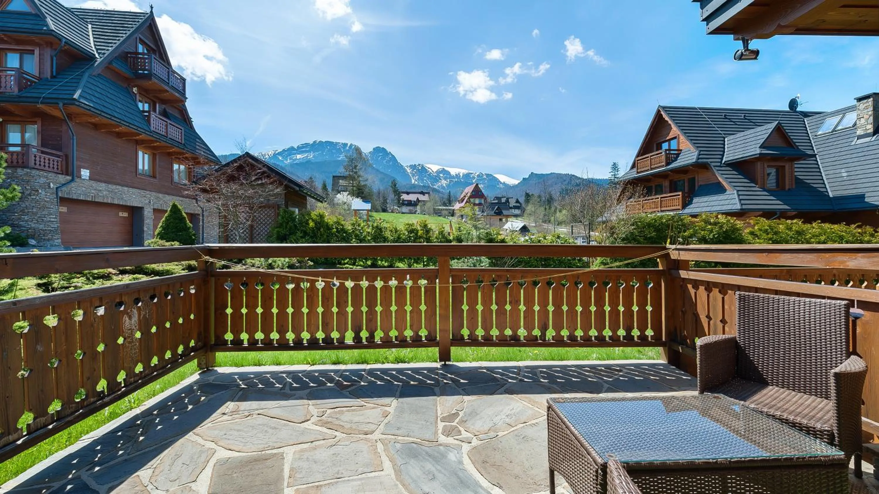 Balcony/Terrace in Apartamenty Lipki Park, Sun & Snow