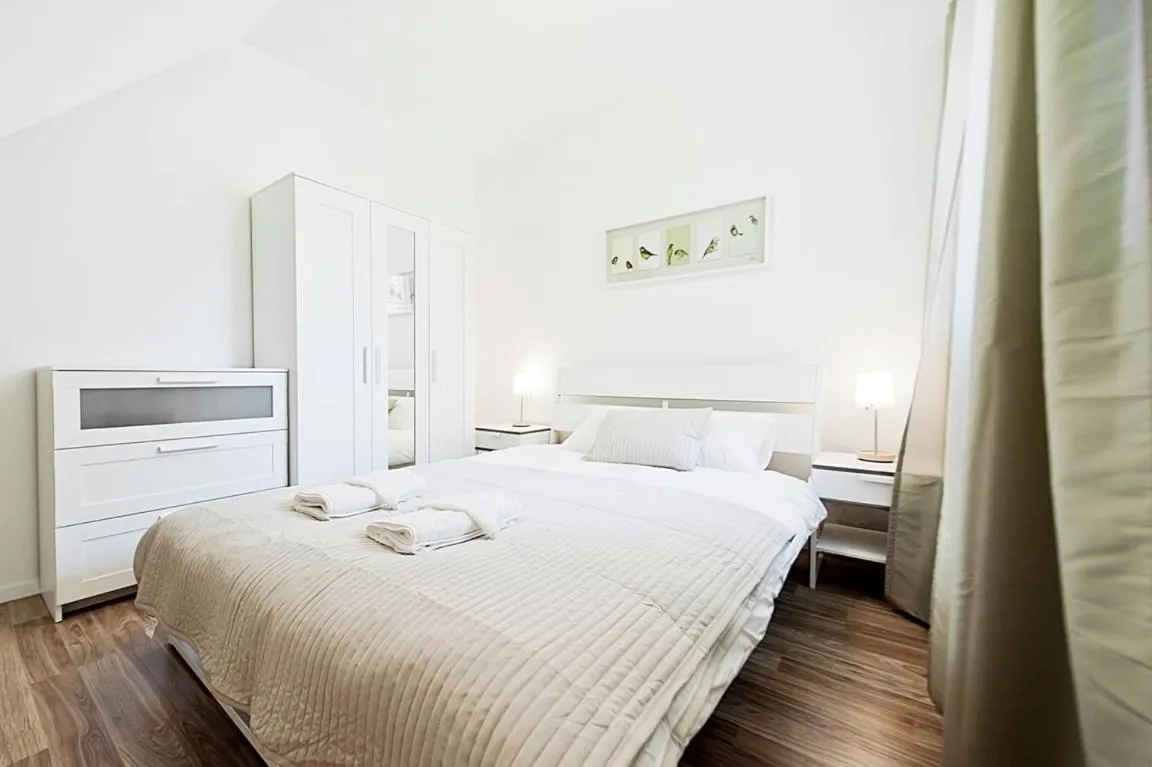 Bedroom, Bed in Apartamenty Lipki Park, Sun & Snow