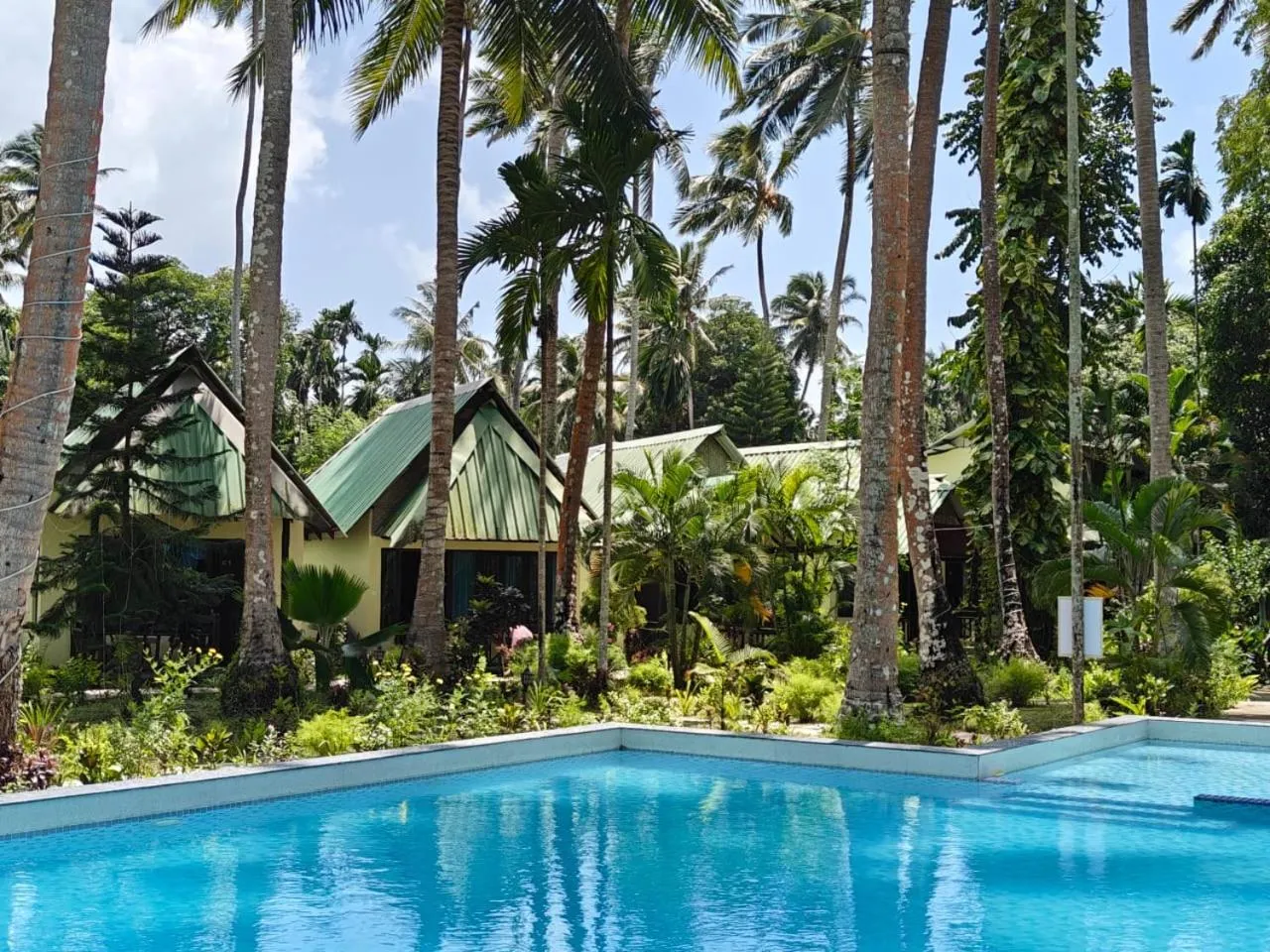 Property building in Ocean Pearl Beach Resort