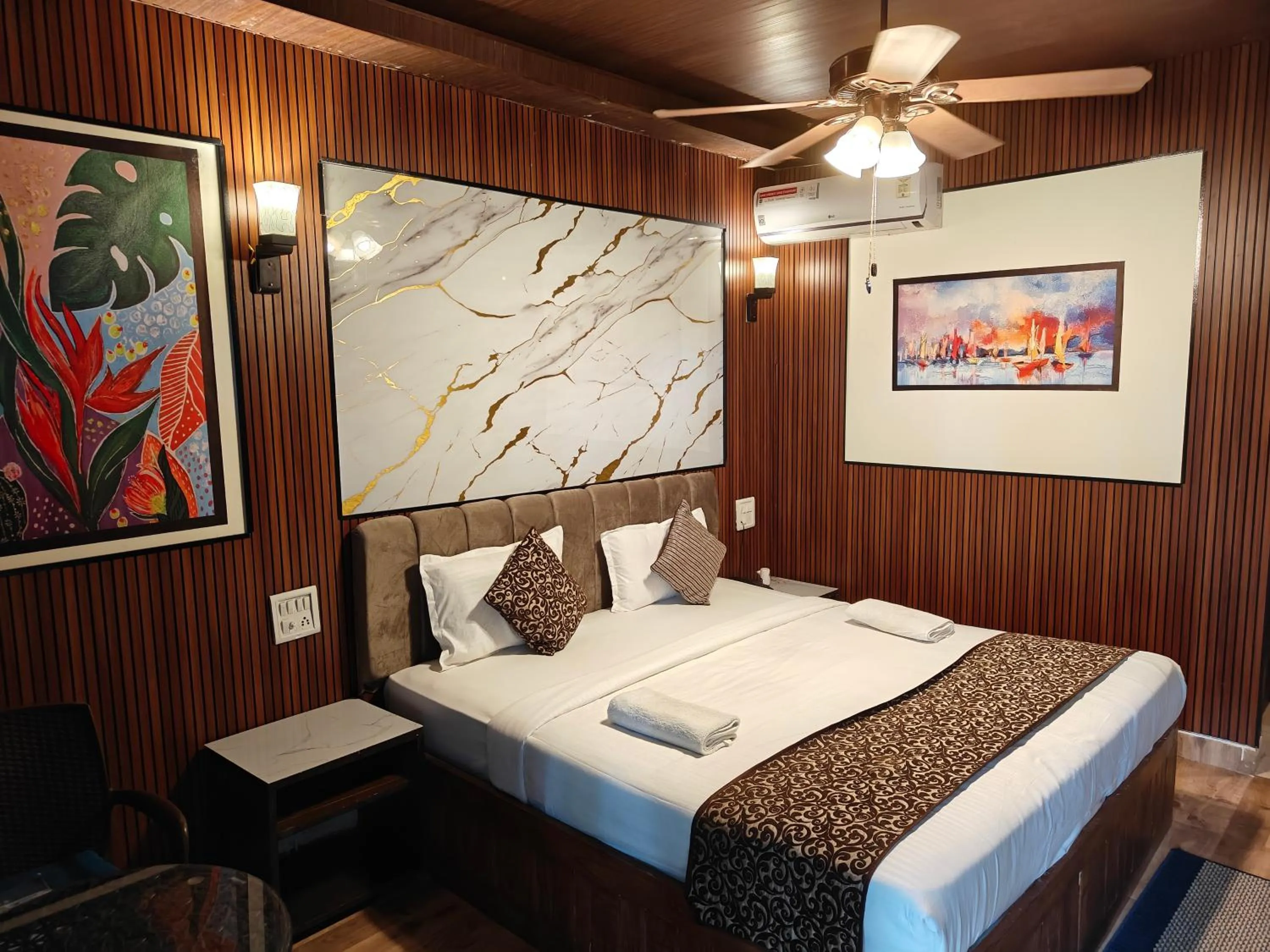 Photo of the whole room in Ocean Pearl Beach Resort