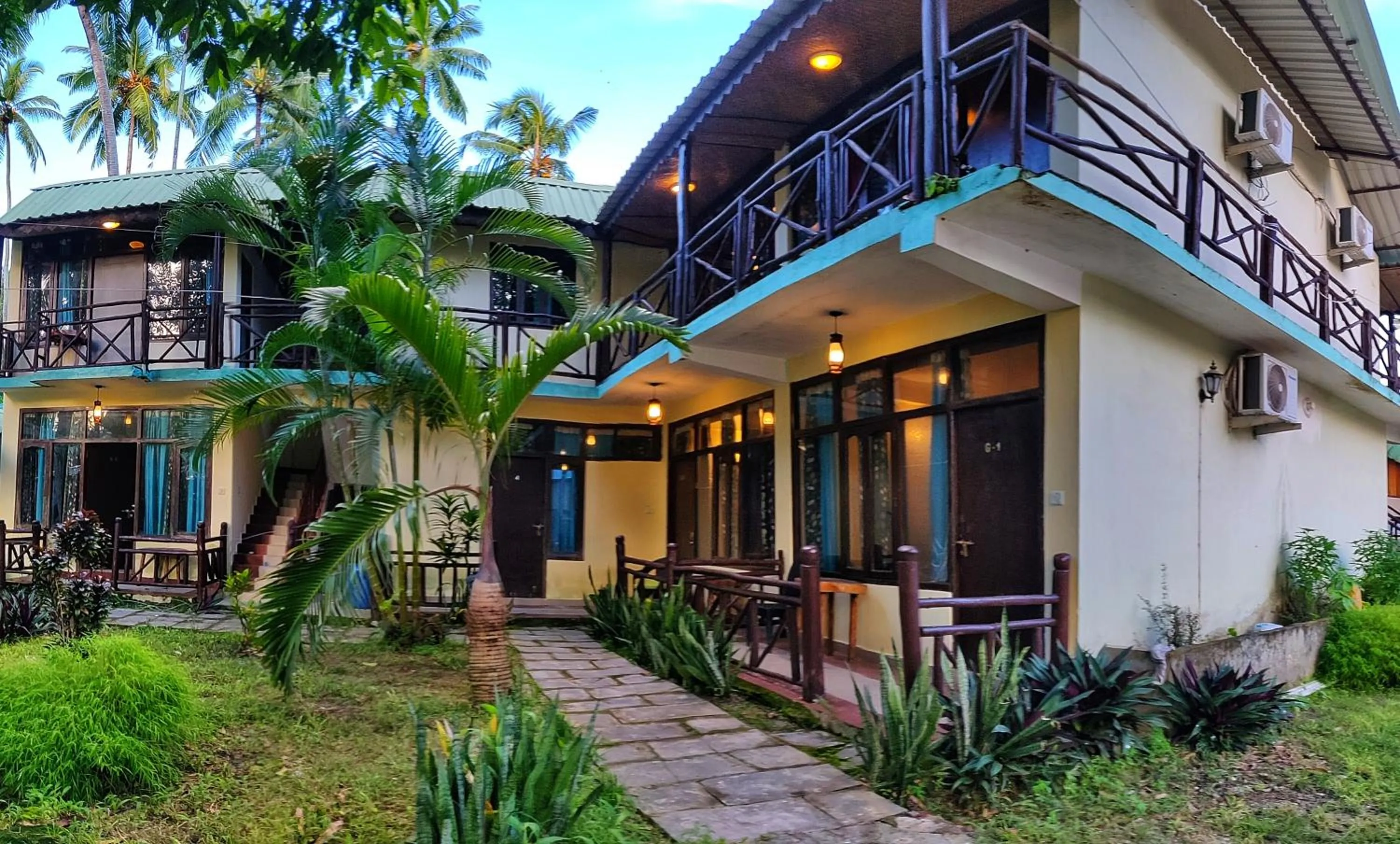 Property building in Ocean Pearl Beach Resort