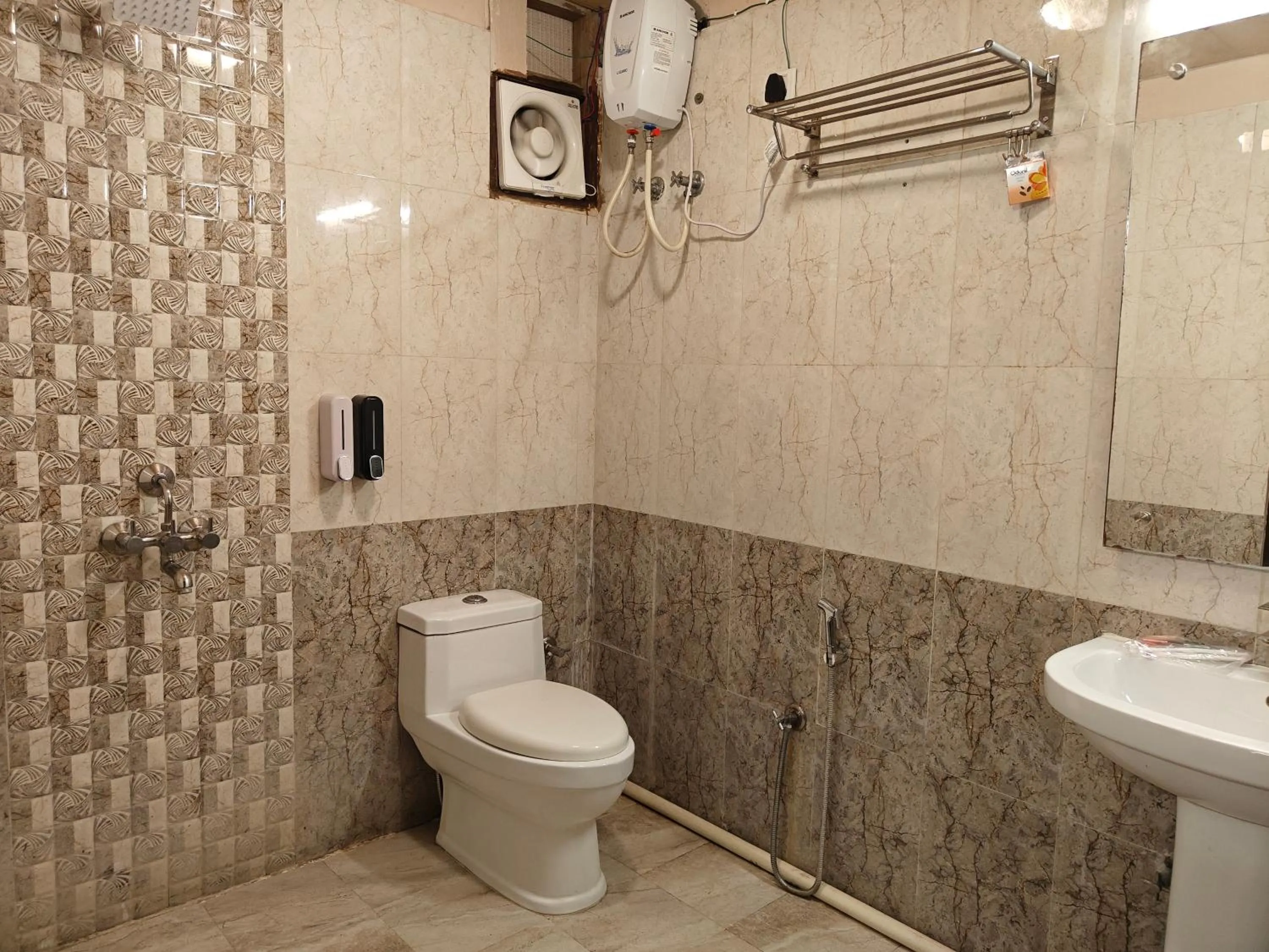 Photo of the whole room in Ocean Pearl Beach Resort