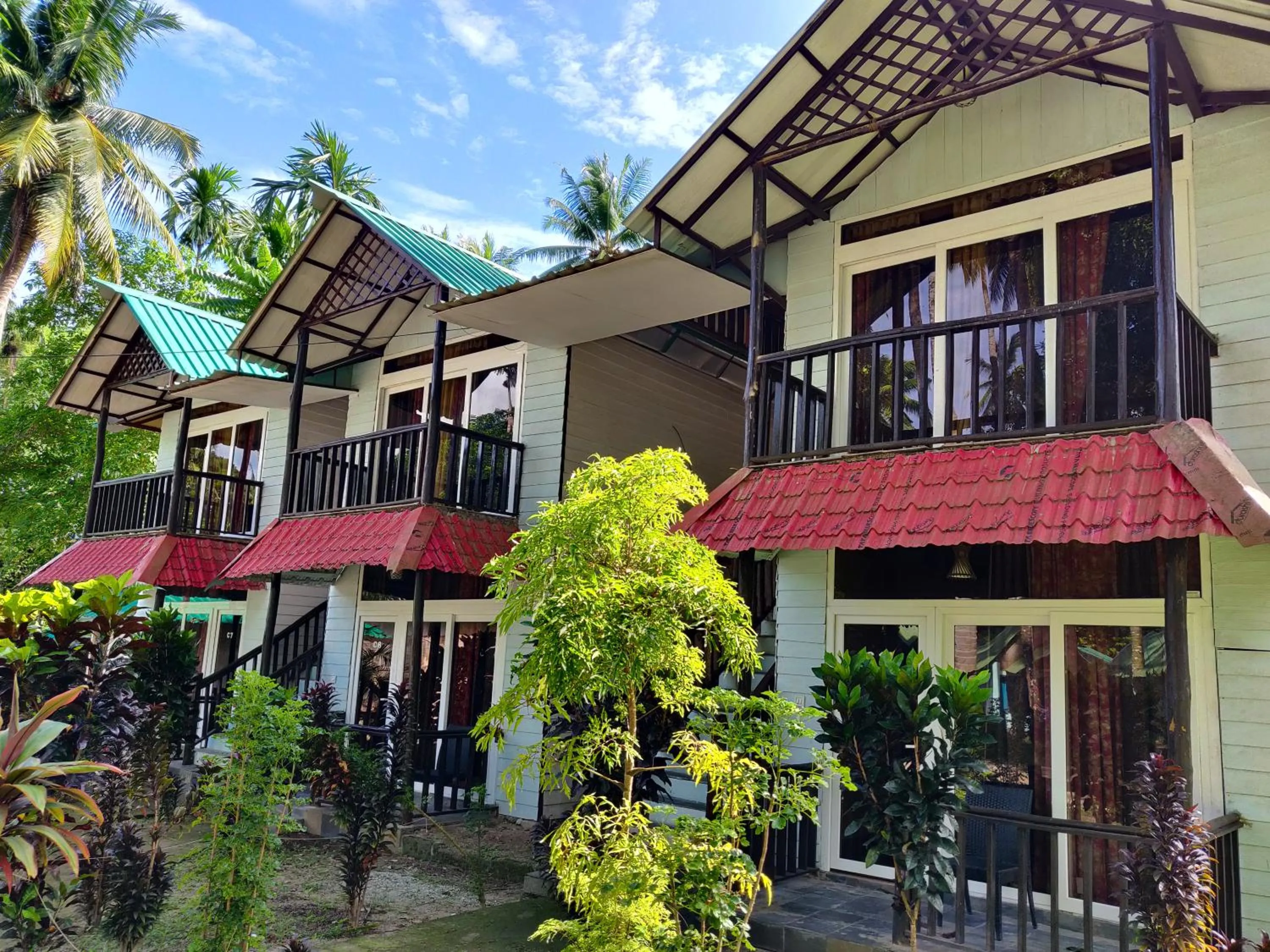 Property building in Ocean Pearl Beach Resort