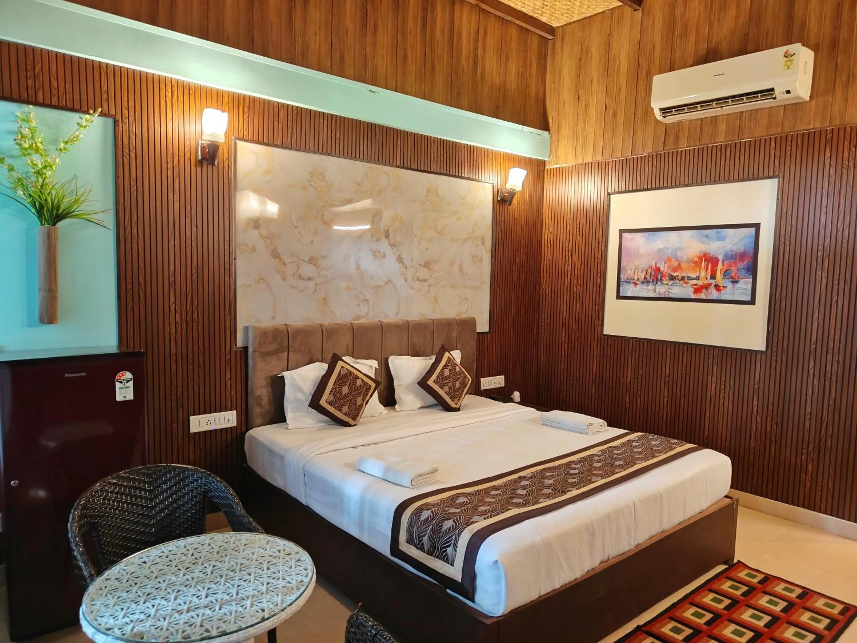 Photo of the whole room in Ocean Pearl Beach Resort