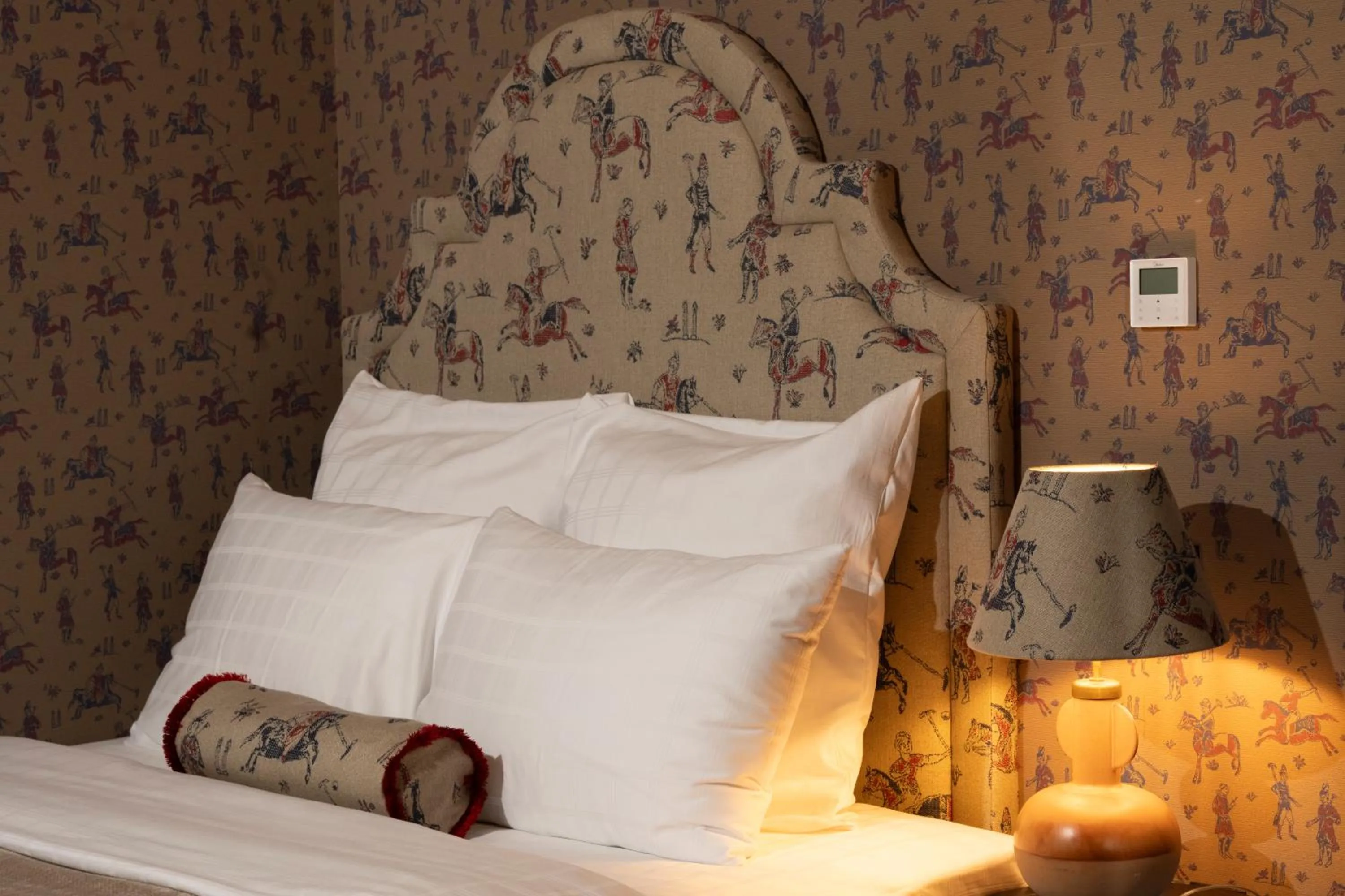 Bedroom, Bed in Communal Hotel Kutaisi