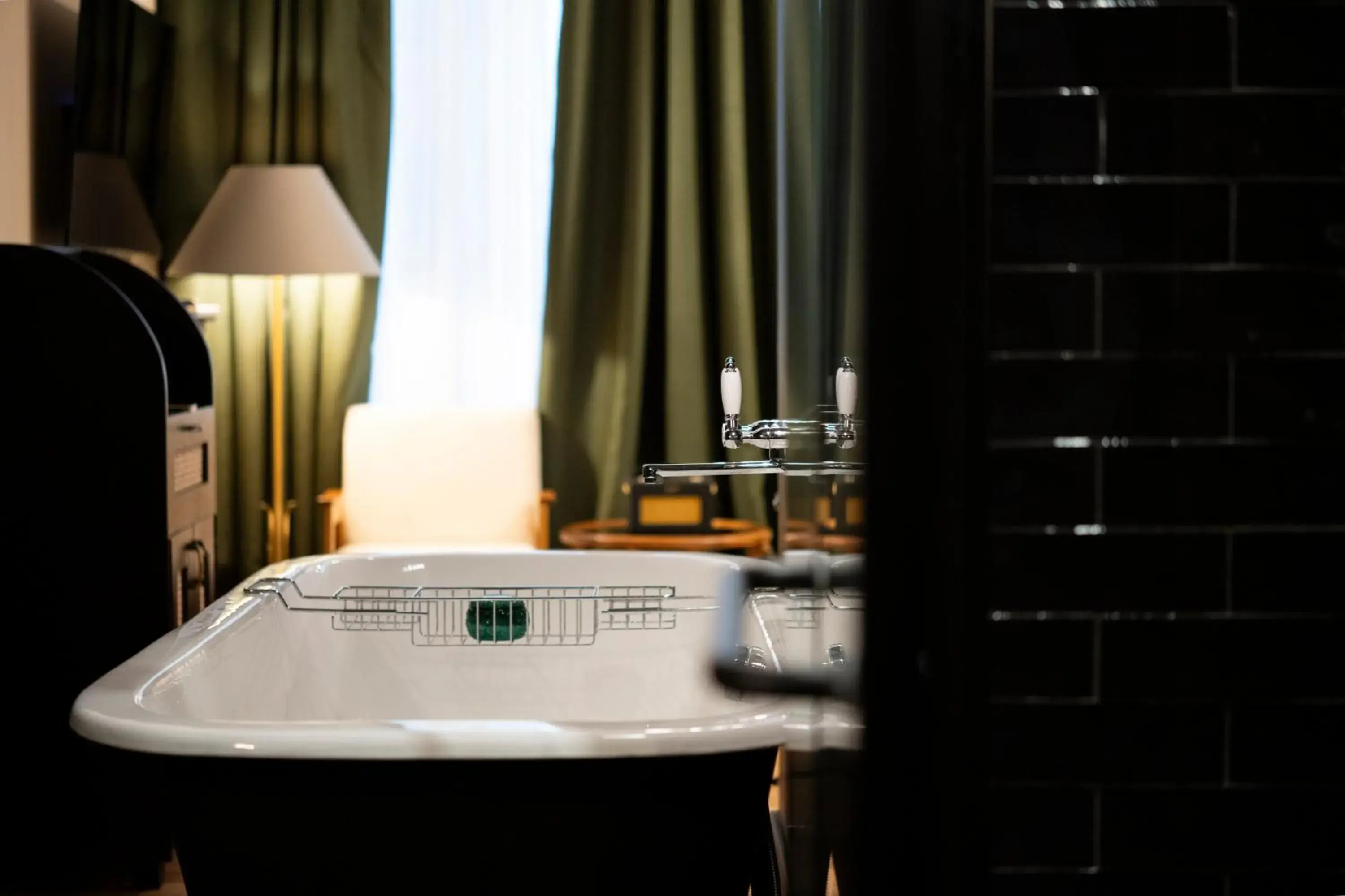 Deluxe Double Room with Bath in Communal Hotel Kutaisi Deluxe Double Room with Bath in Communal Hotel Kutaisi