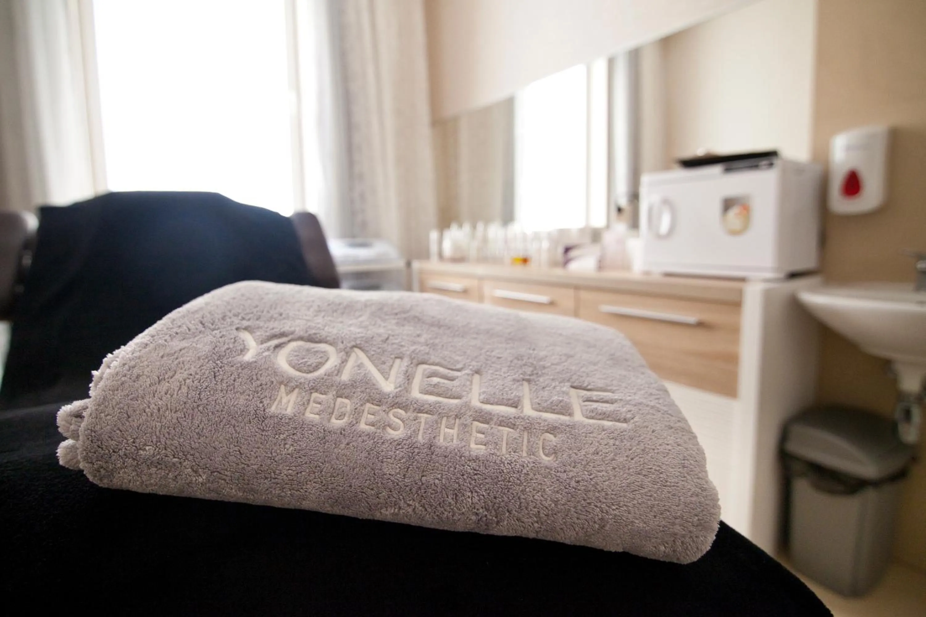 Massage, Bed in Imperiall Resort & MediSpa