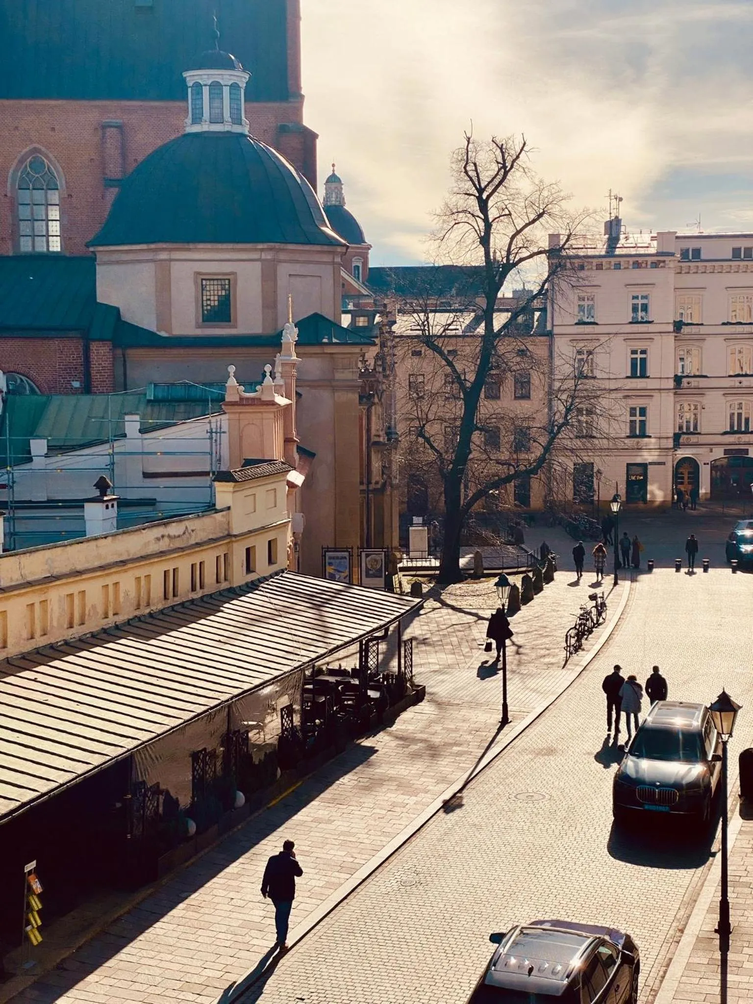 Day in MINT Luxury Apartments at the Main Square