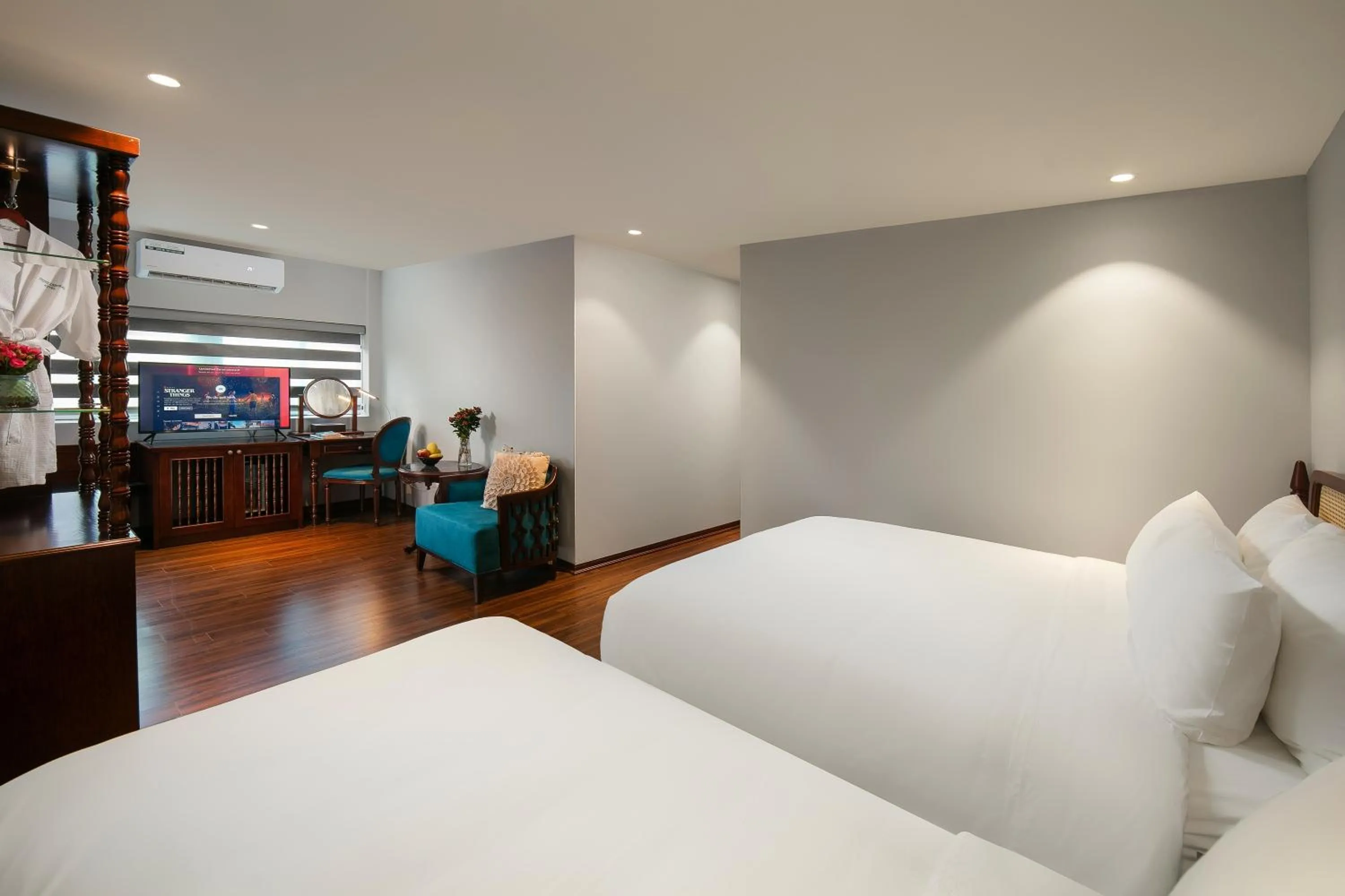 Bedroom, Bed in Serene Central Hotel