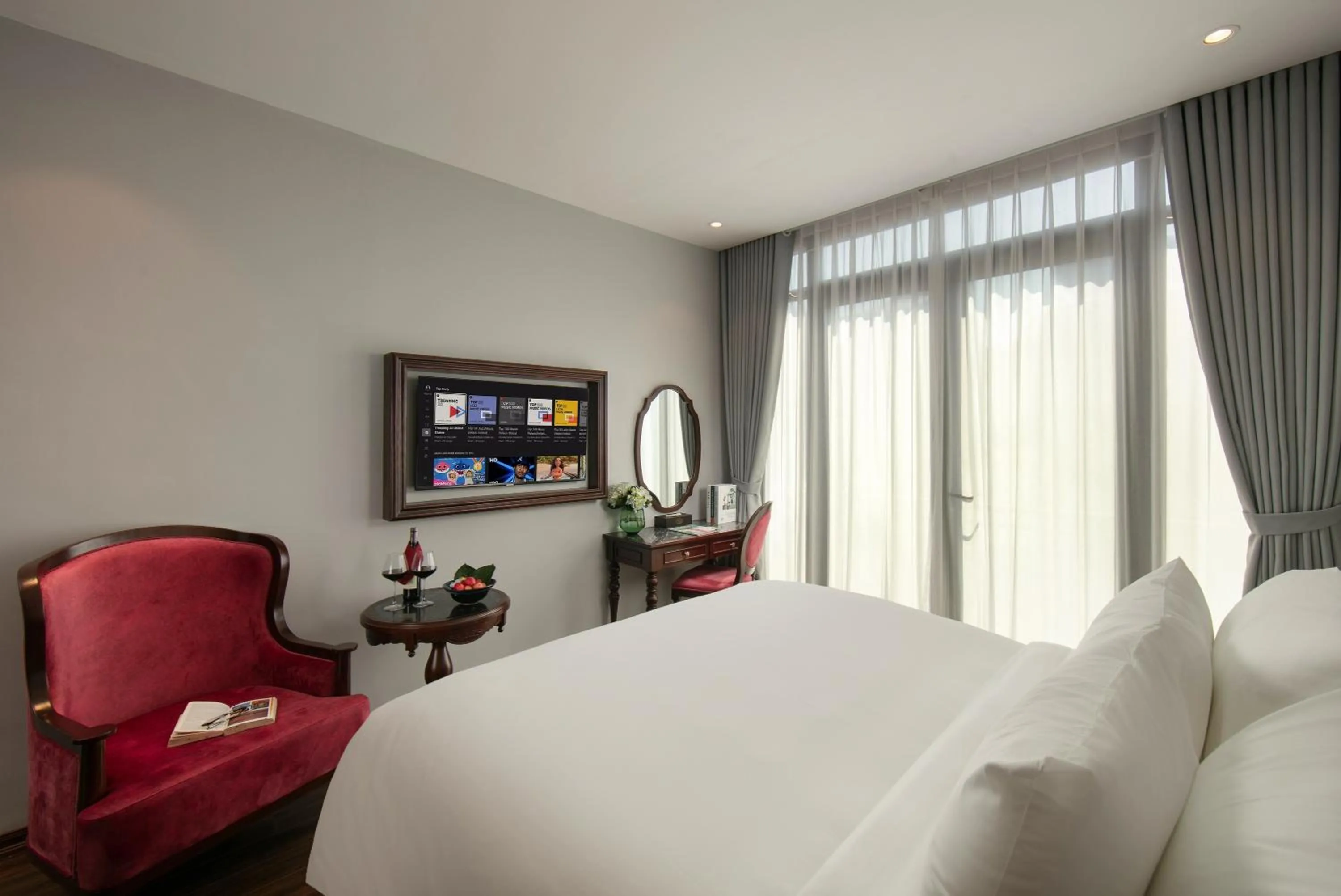 Bedroom, Bed in Serene Central Hotel