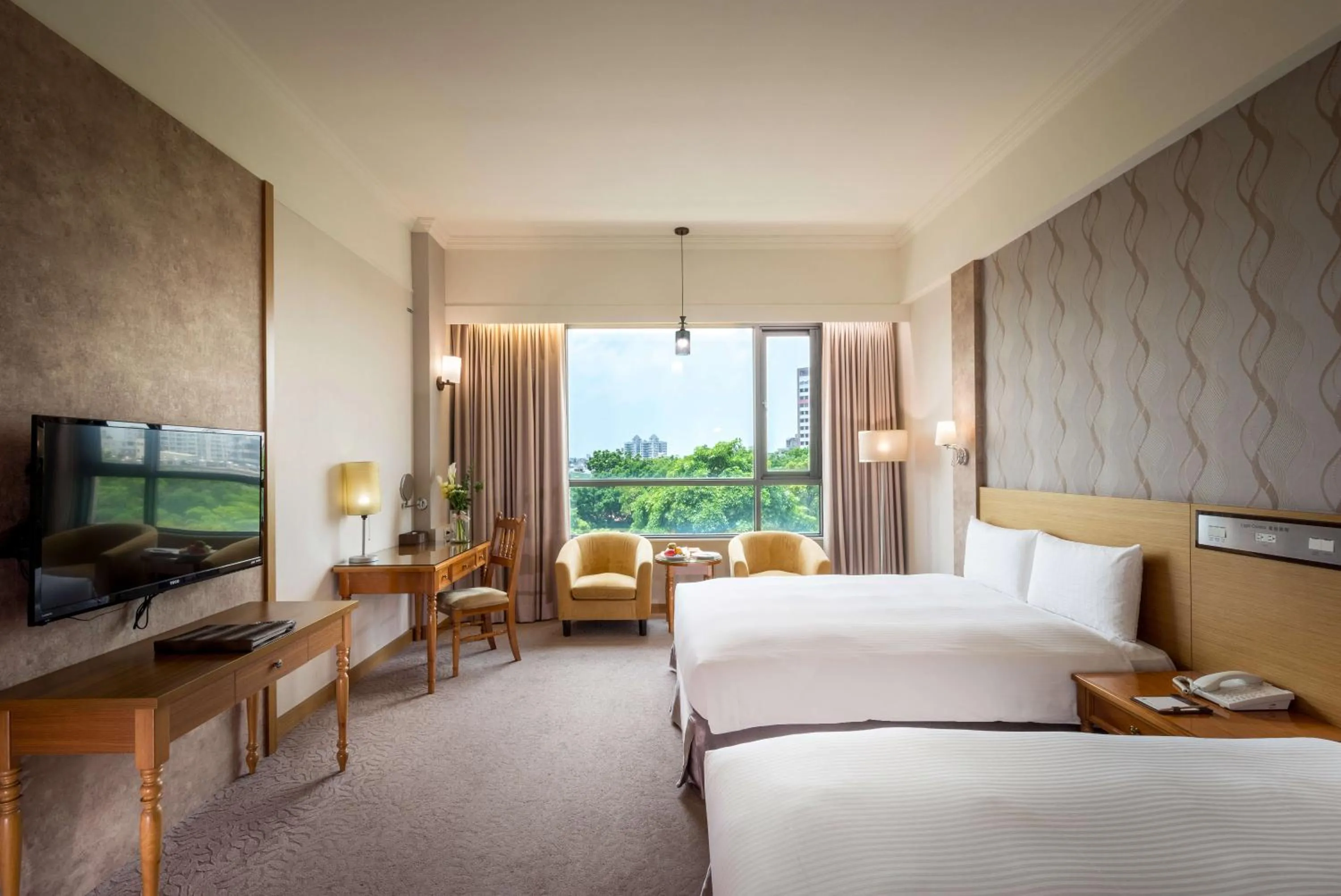 Photo of the whole room, Bed in Royal Chiayi Hotel