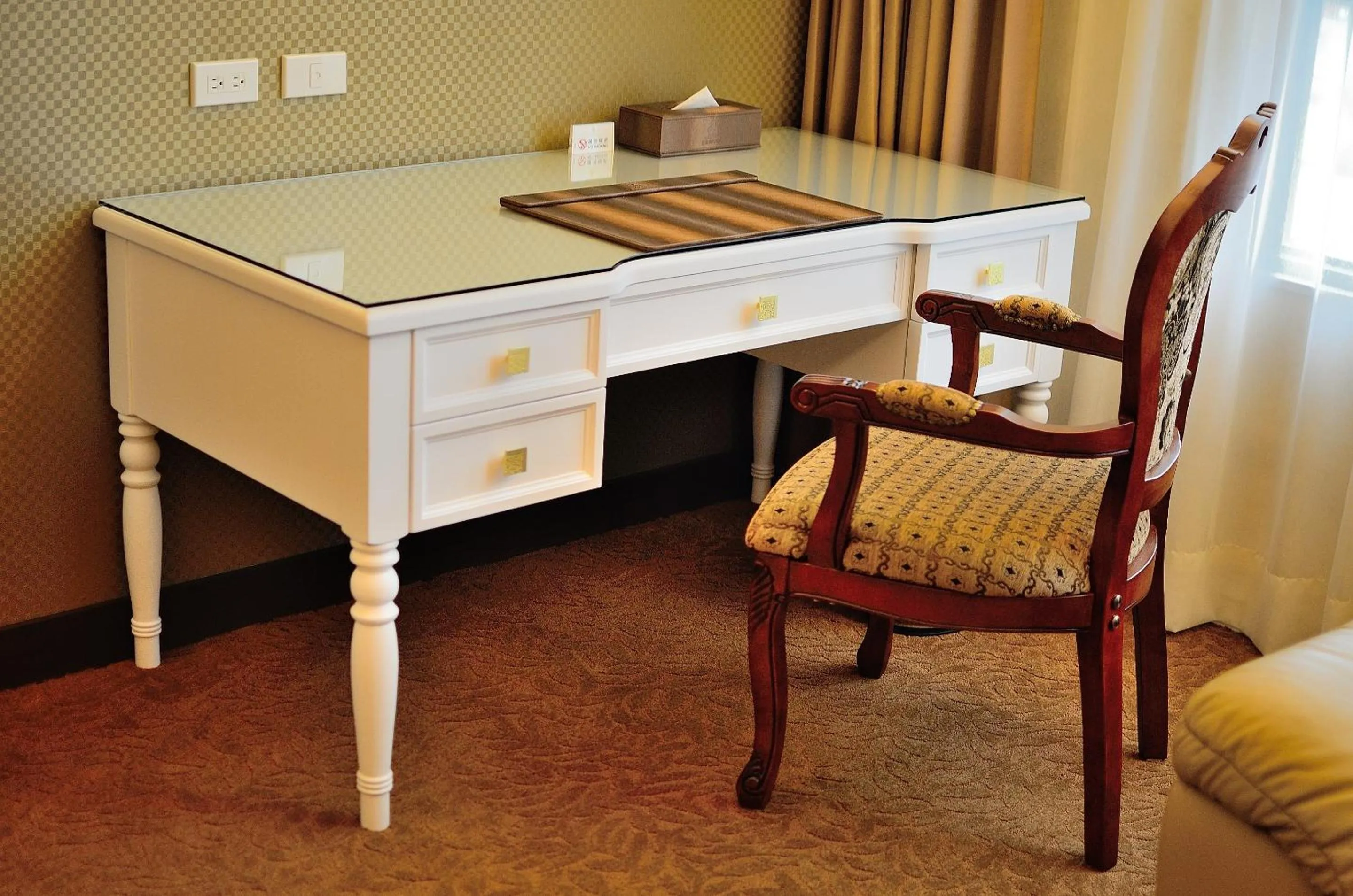 Seating area in Royal Chiayi Hotel