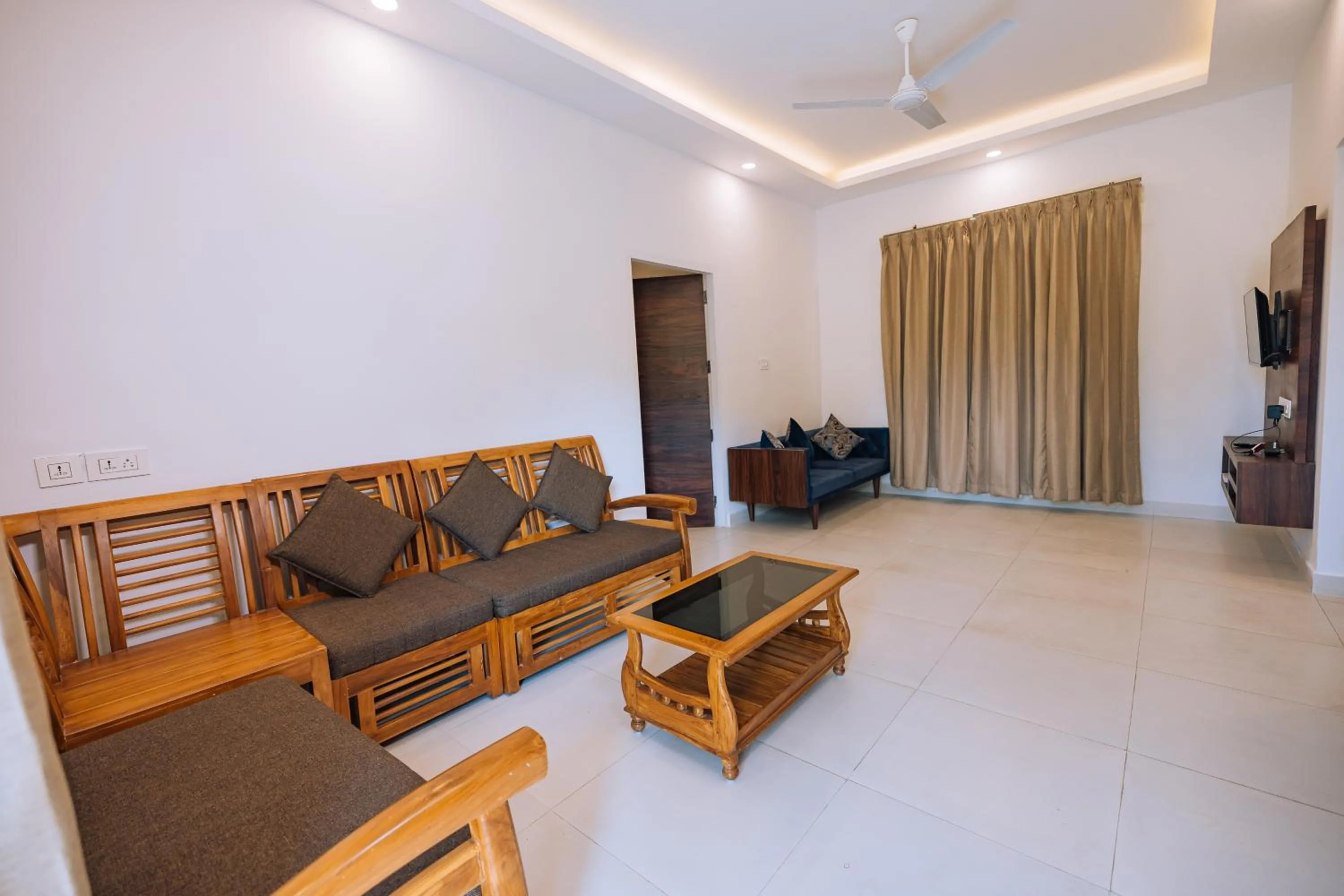 TV and multimedia in Elixir Woods Luxury Resort And Spa, Munnar