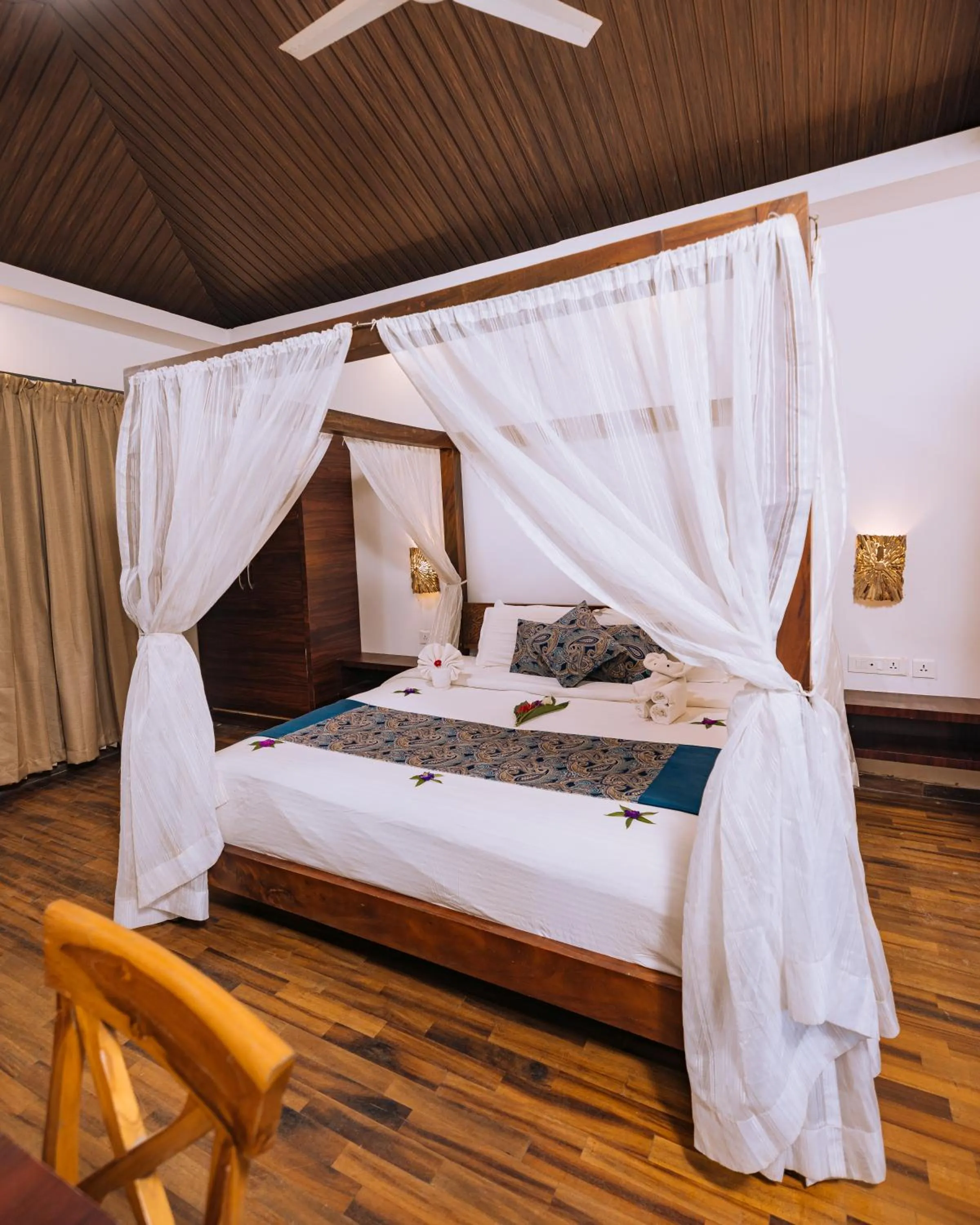 Photo of the whole room, Bed in Elixir Woods Luxury Resort And Spa, Munnar