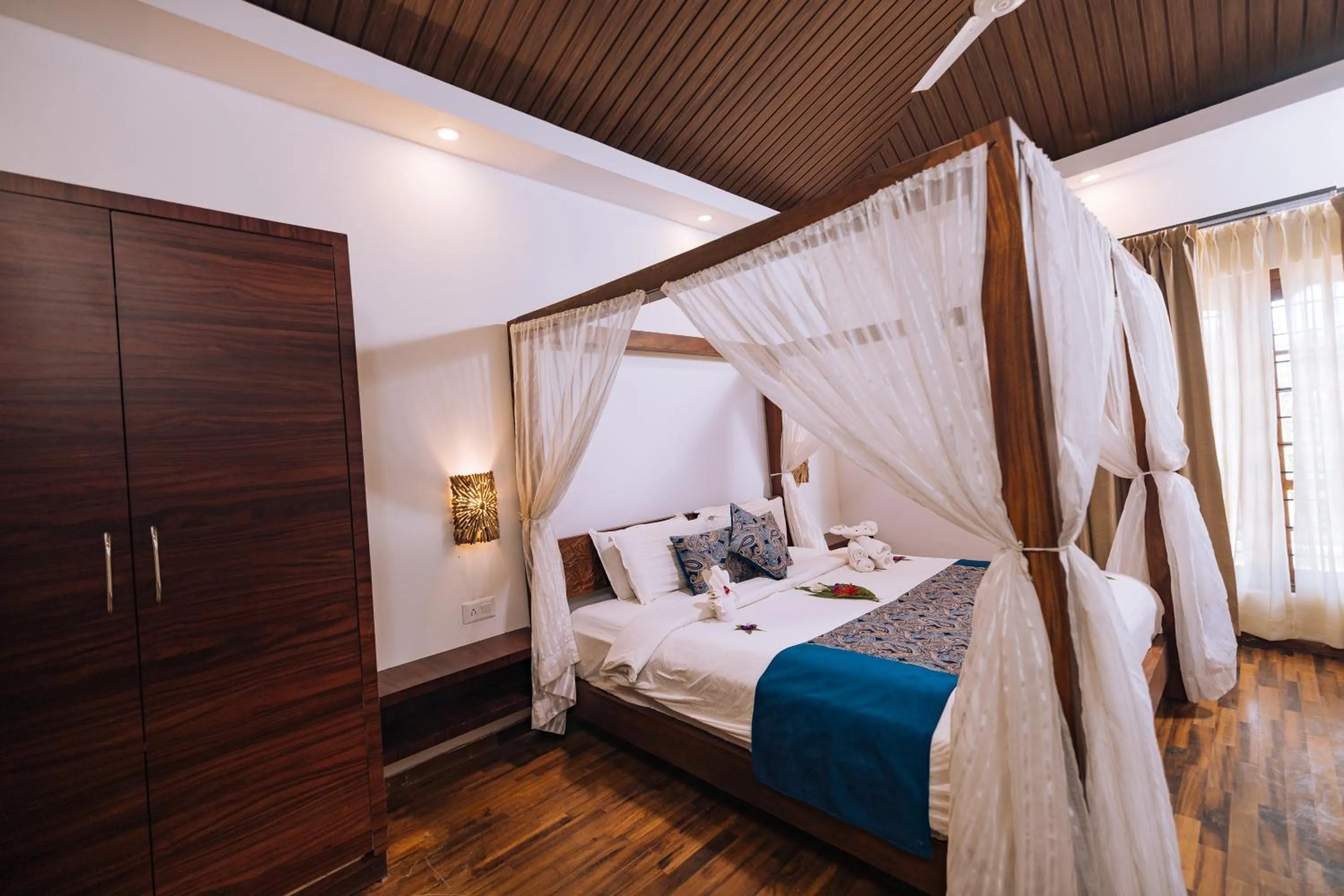 Bedroom, Bed in Elixir Woods Luxury Resort And Spa, Munnar