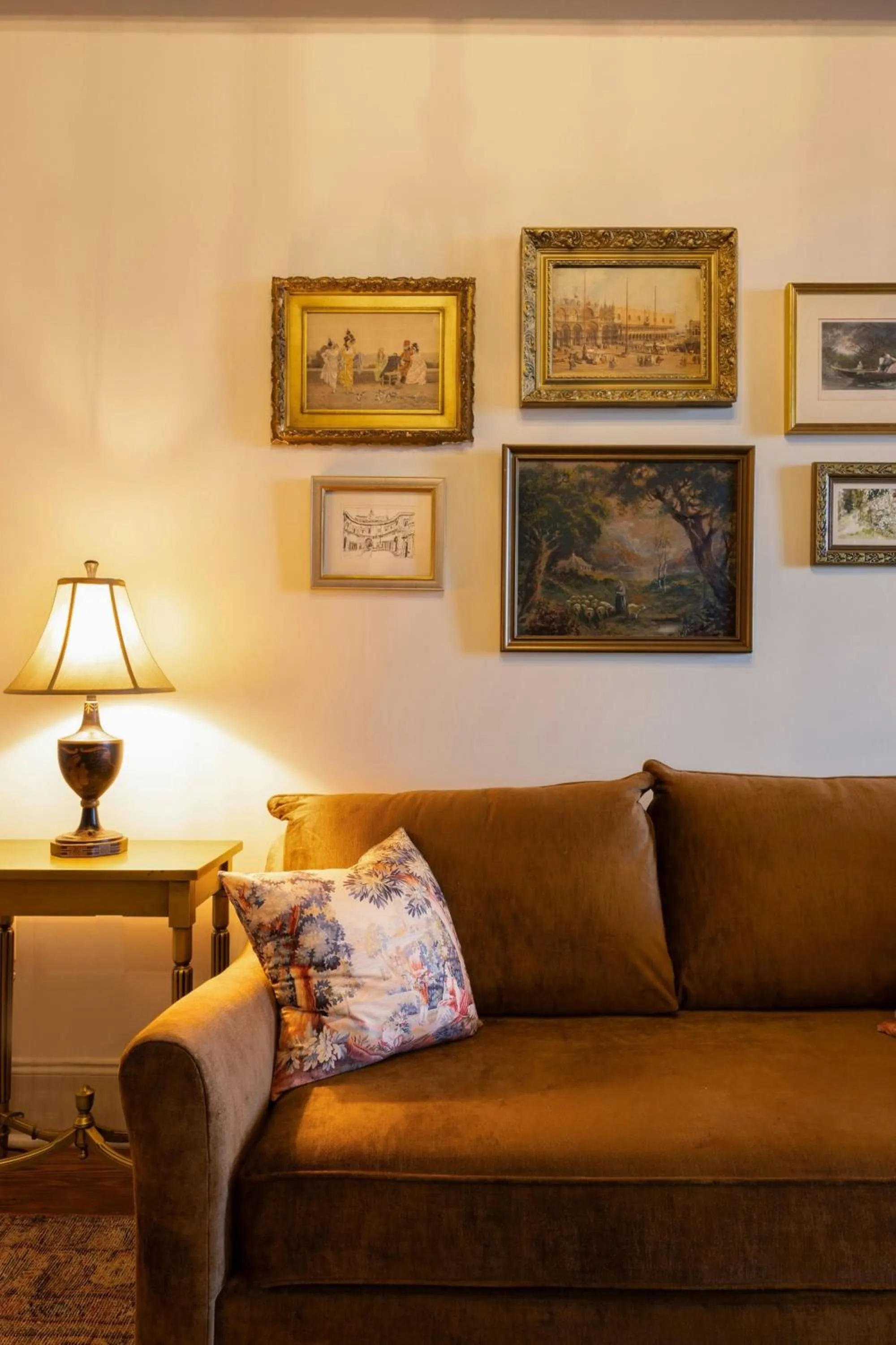 Photo of the whole room in Hotel Cleo, Knoxville Downtown, a Tribute Portfolio Hotel