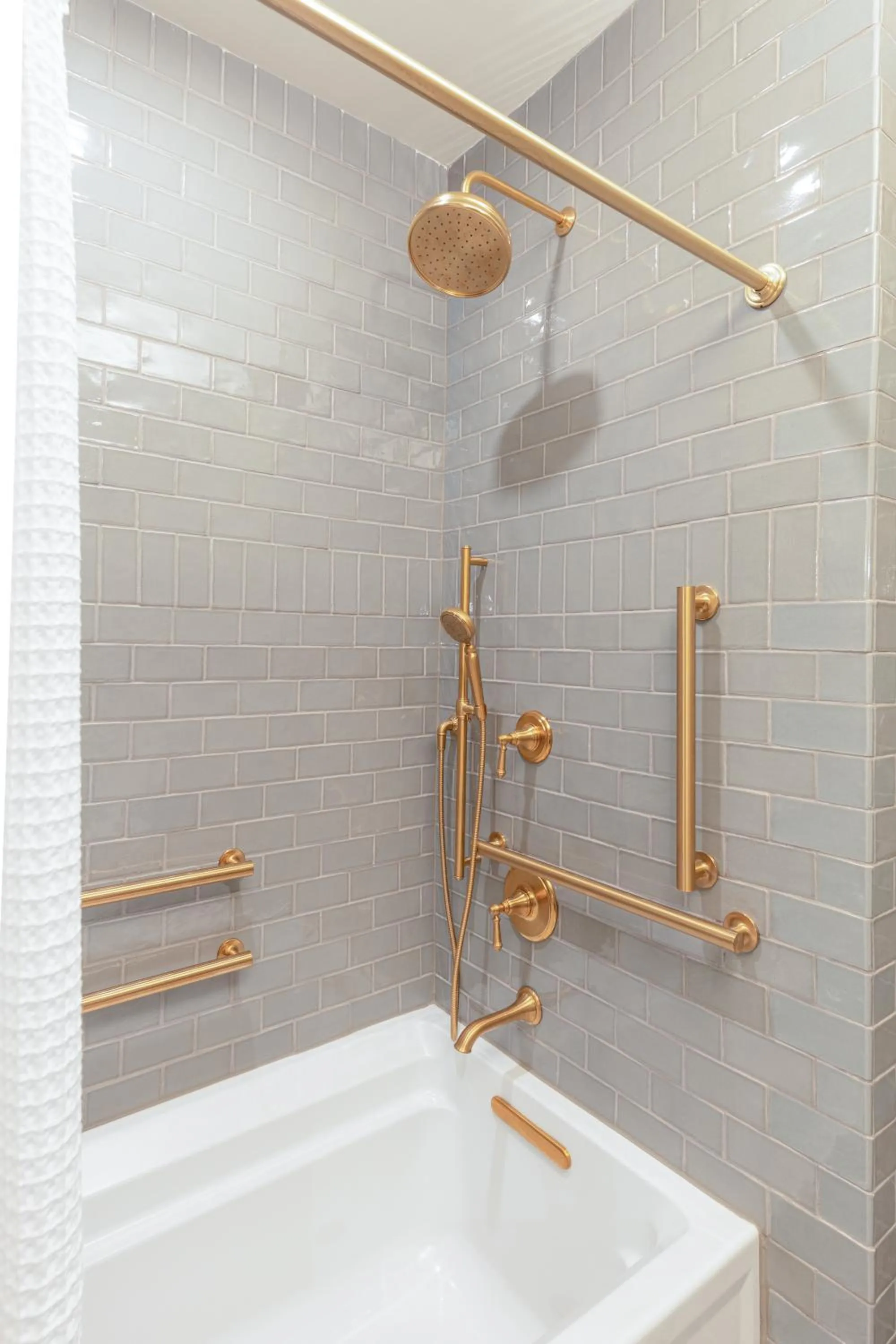 Bathroom in Hotel Cleo, Knoxville Downtown, a Tribute Portfolio Hotel