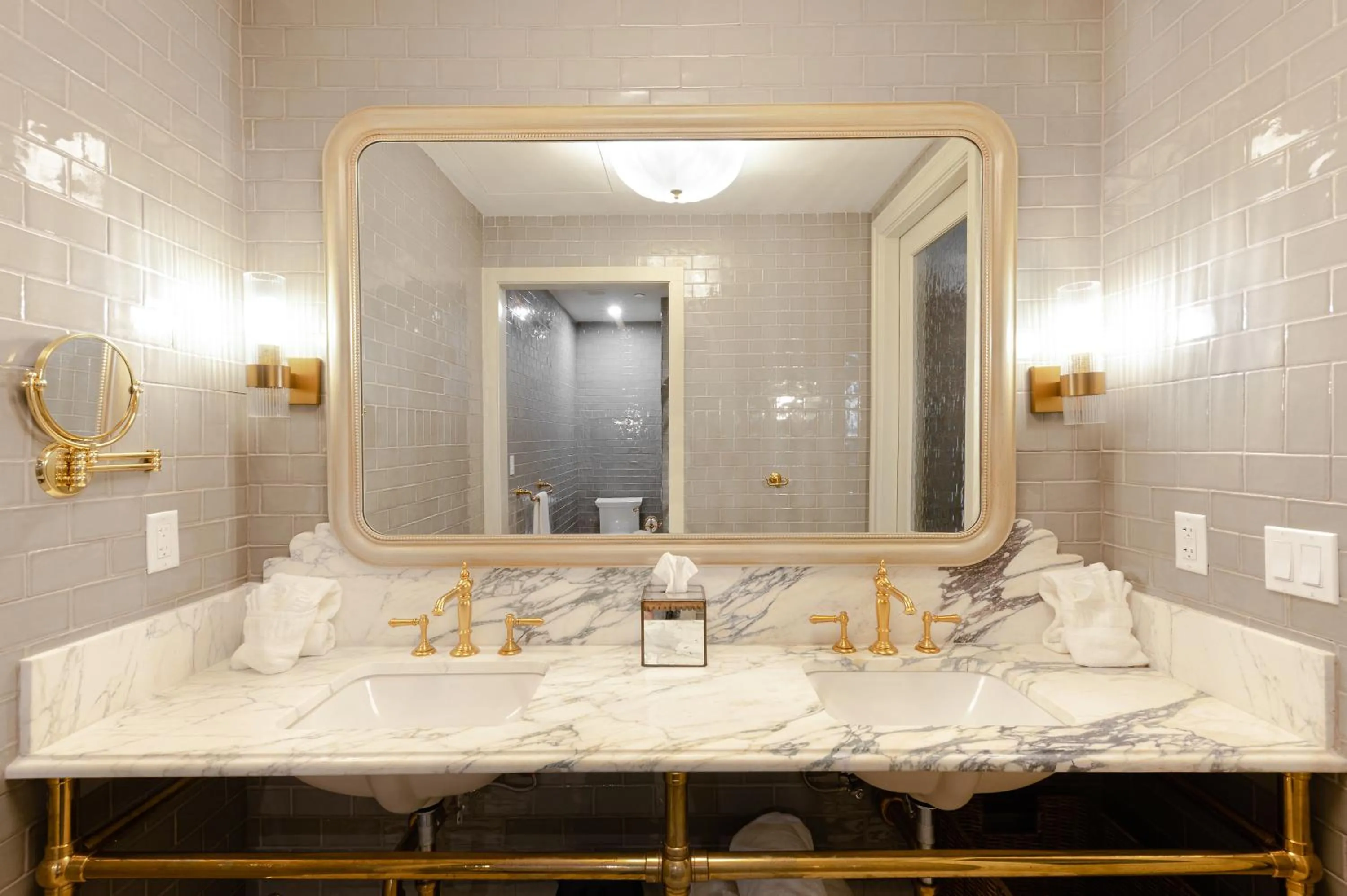 Hotel Cleo, Knoxville Downtown, a Tribute Portfolio Hotel