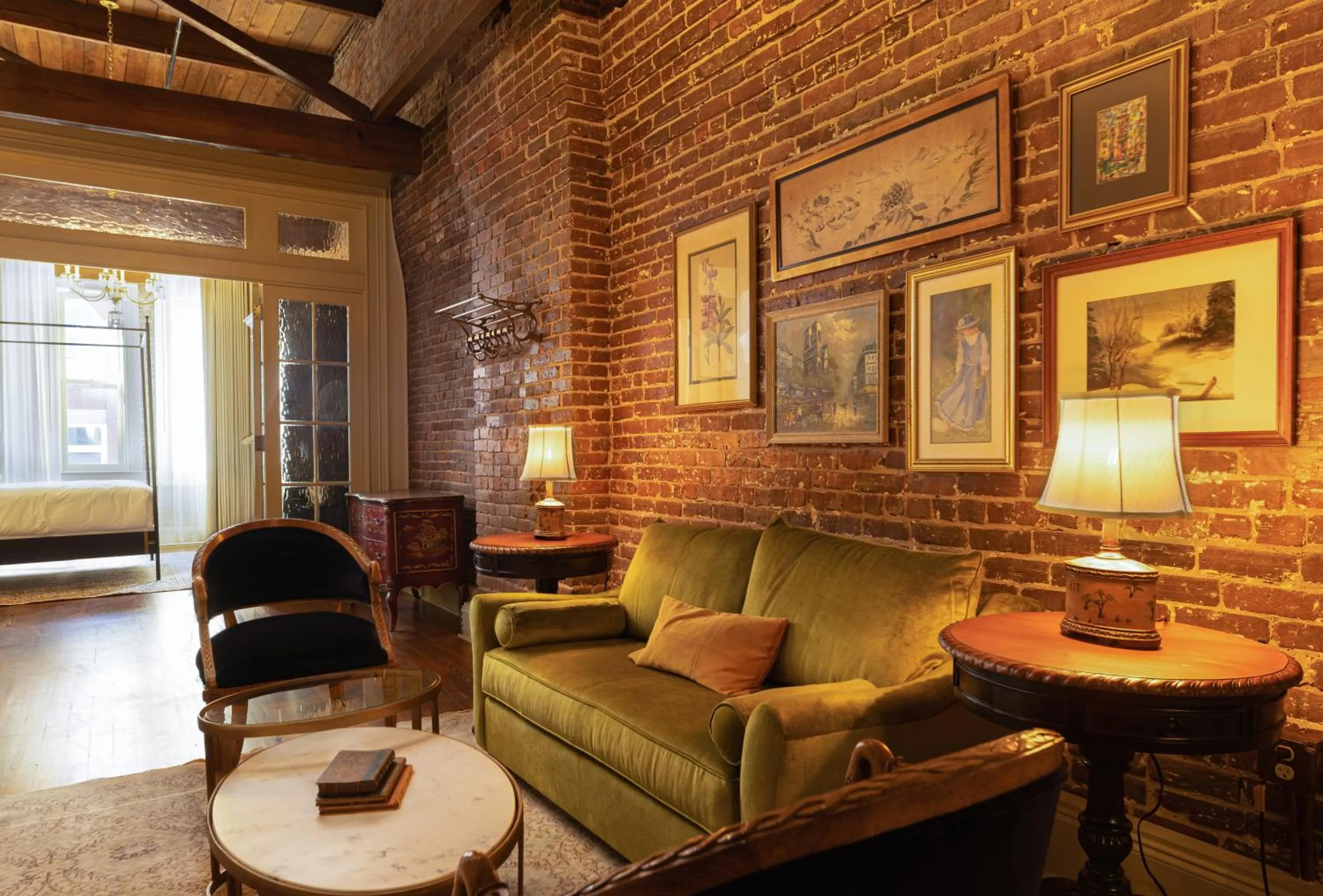 Hotel Cleo, Knoxville Downtown, a Tribute Portfolio Hotel