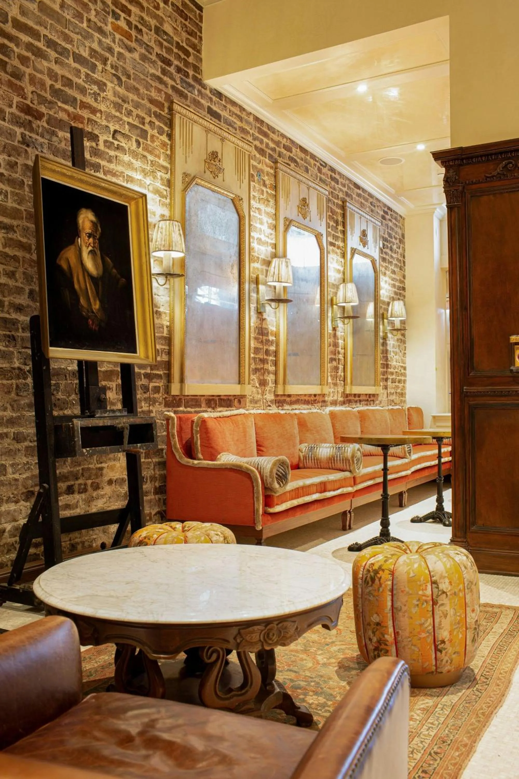 Lobby or reception in Hotel Cleo, Knoxville Downtown, a Tribute Portfolio Hotel