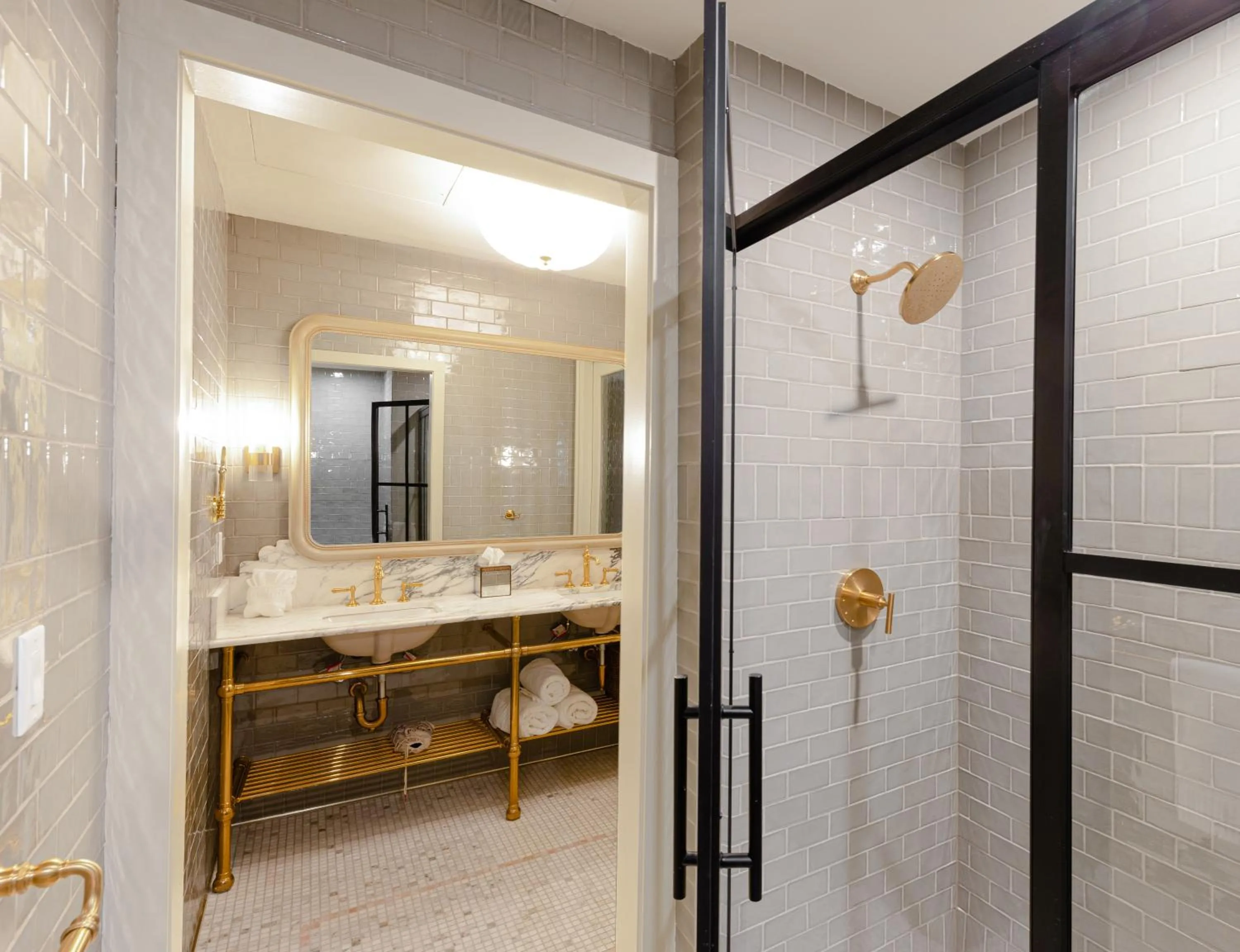 Bathroom in Hotel Cleo, Knoxville Downtown, a Tribute Portfolio Hotel