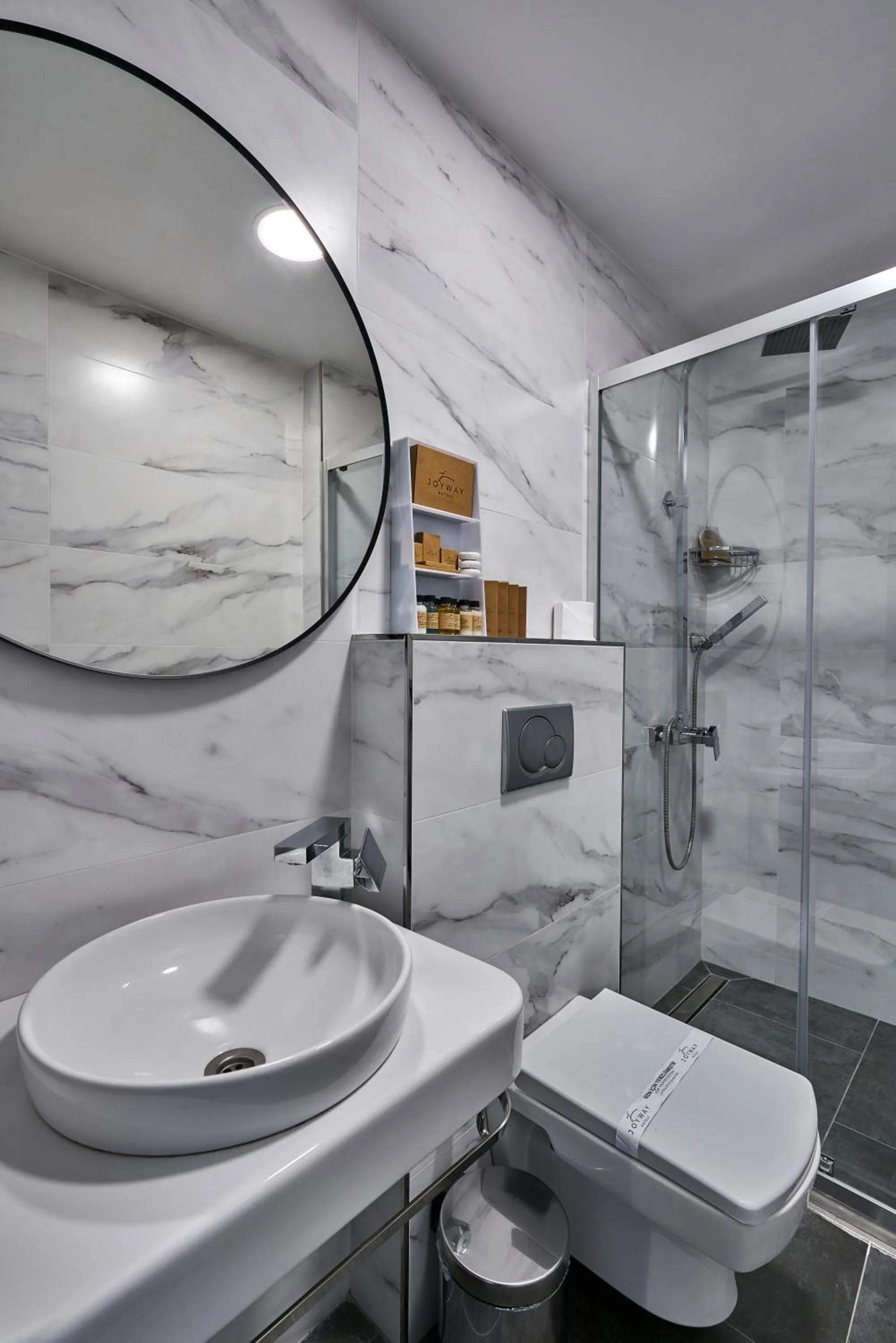 Shower in Joyway Hotels Istanbul Sultanahmet