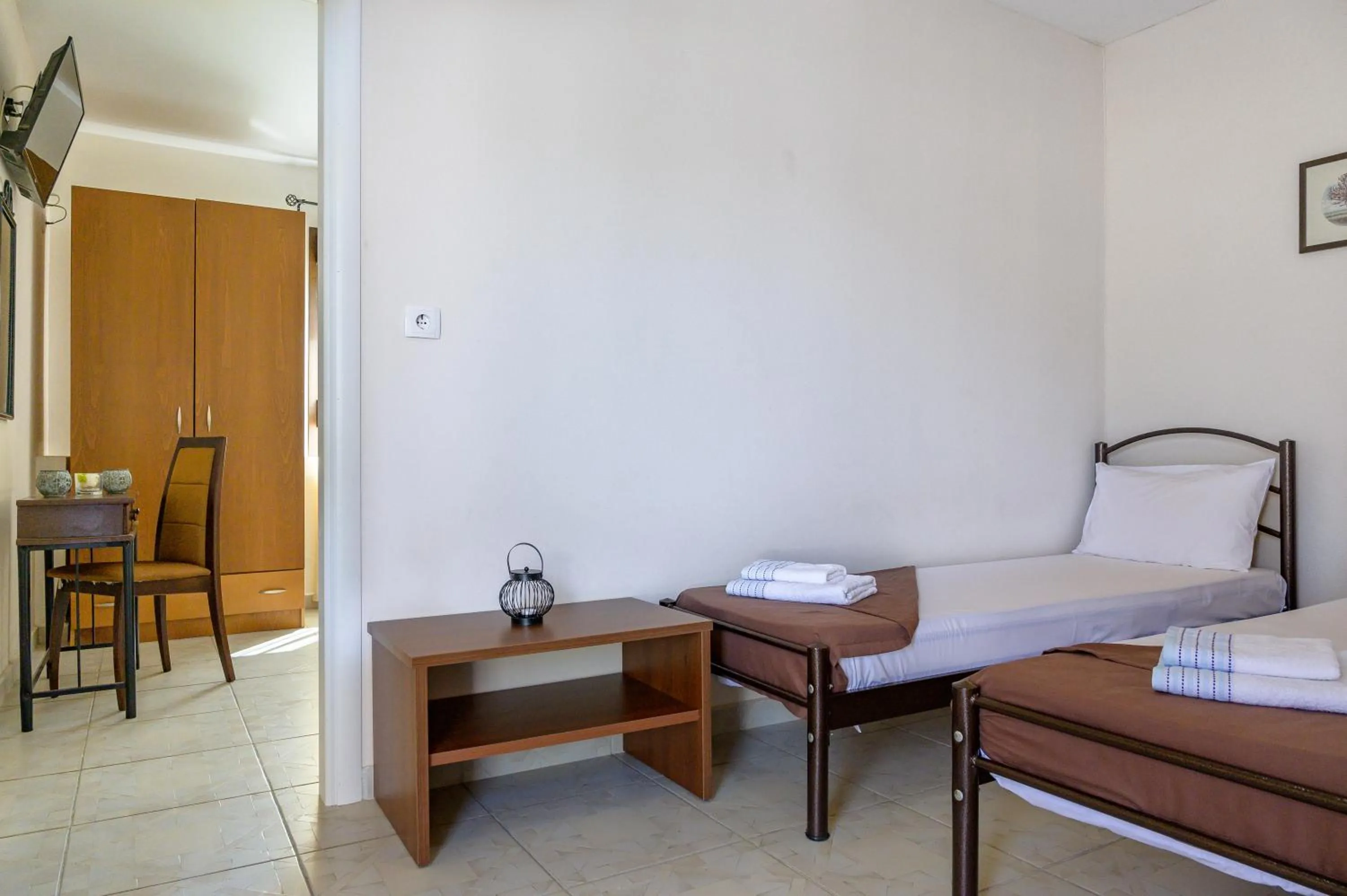 Photo of the whole room in Demi Studios