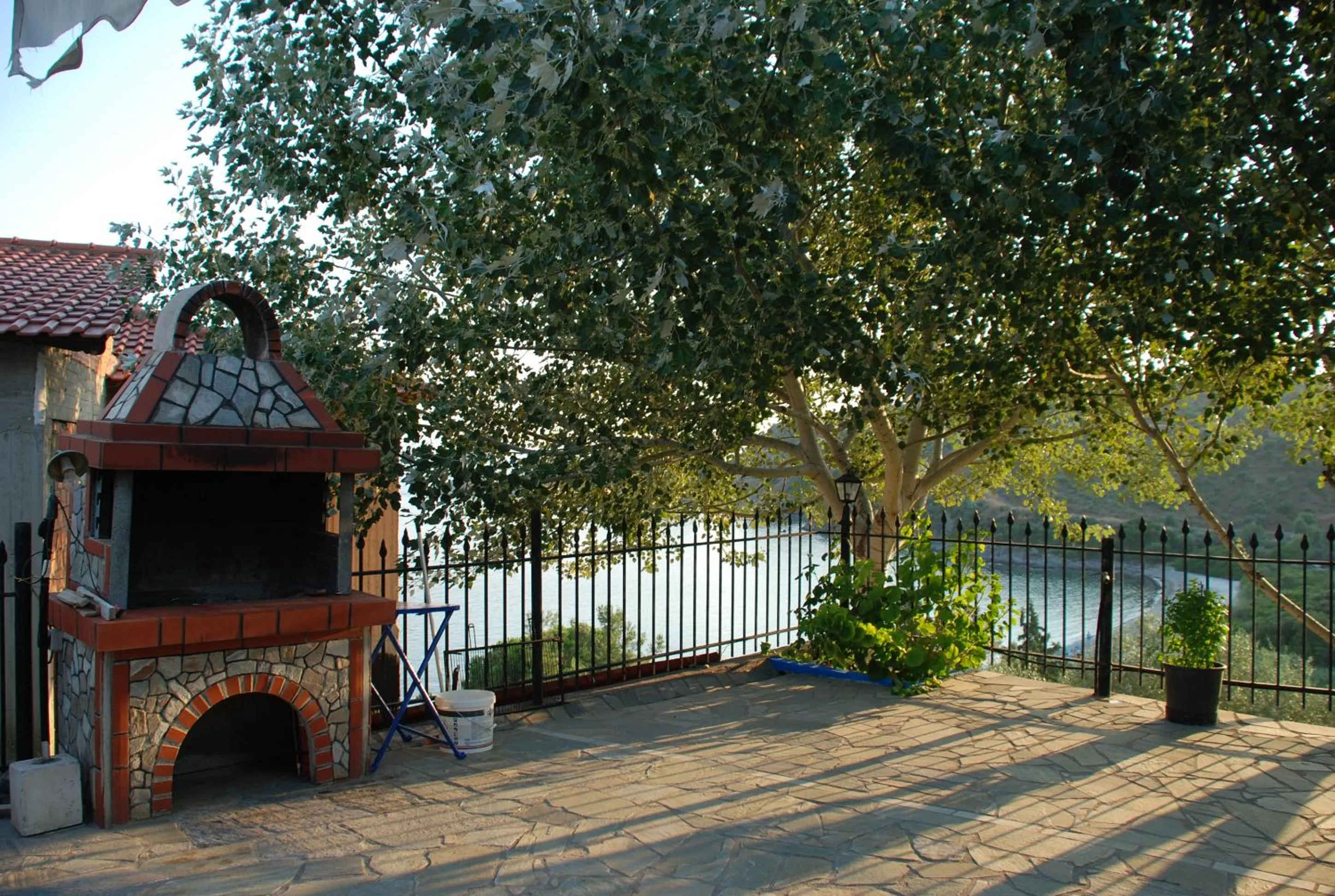 BBQ facilities in Demi Studios