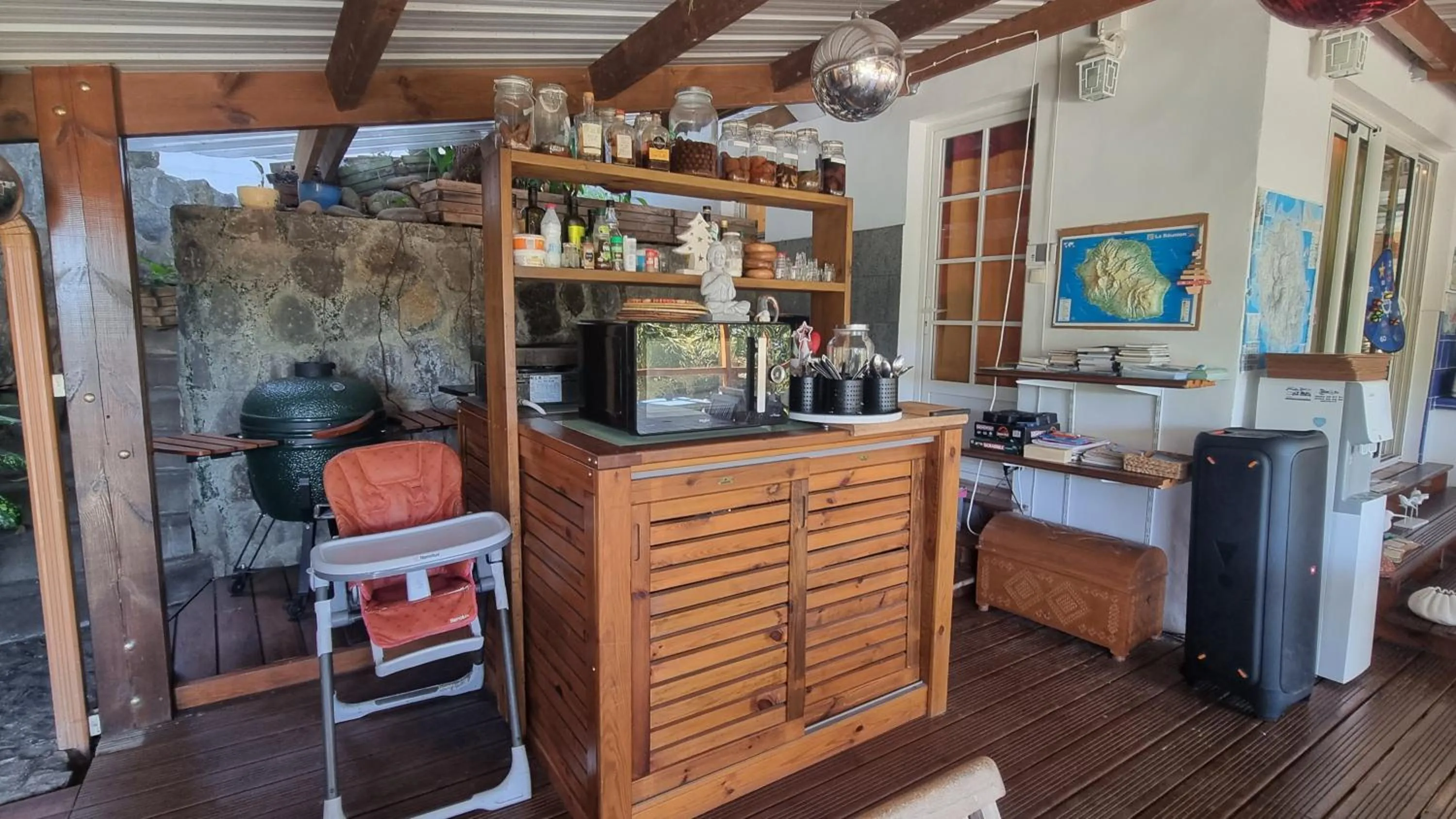 Kitchen or kitchenette in Villa Hélèna B&B